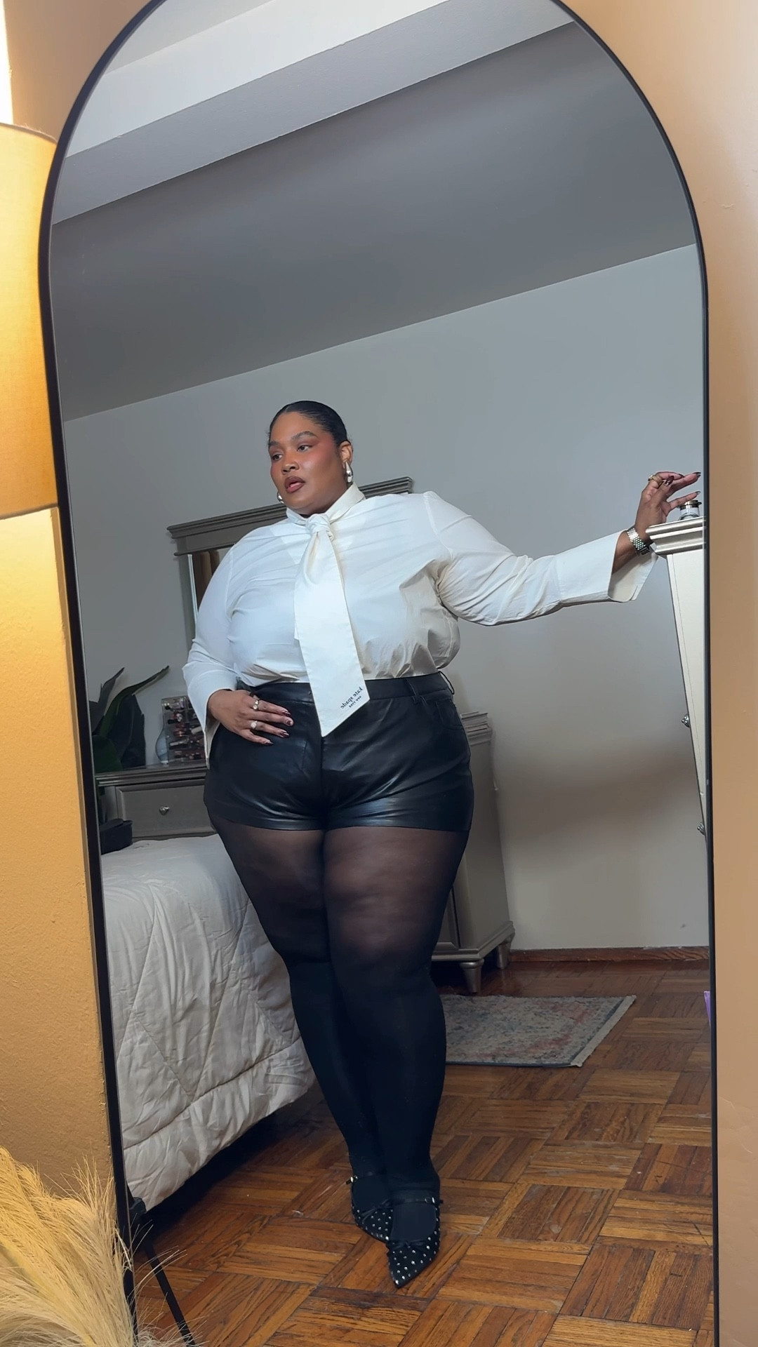 Beneath the Look ✨
Micro shorts have become one of those pieces people love to debate 
who can wear them, how short is “acceptable,” and on what kind of body.
My answer is simple:
wear what you want, when you want.
For reference: 5’9”, sizeI size up in micro shorts.



#LTKPlusSize #LTKootd #LTKHoliday