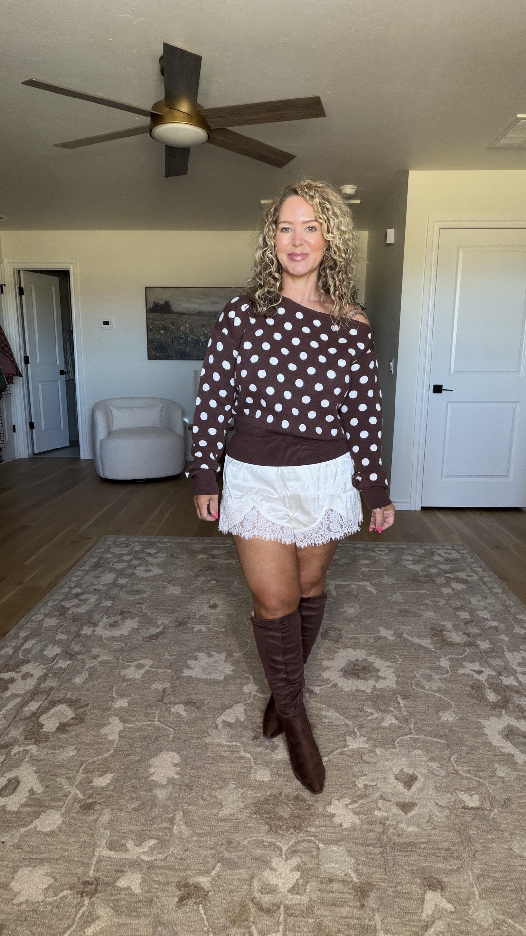I wear size large in everything. I would prefer a medium in the blue pants. 

Use code IRONMOM15 to save 15% on orders $70+

#LTKOver40 #LTKMidsize #LTKPetite