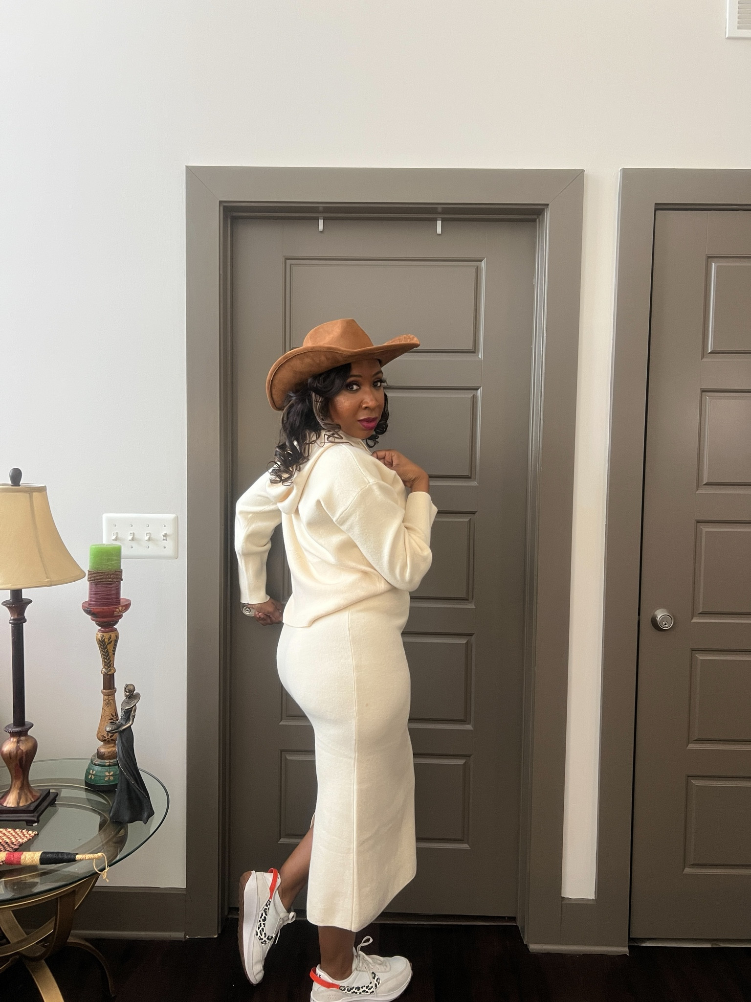 Sweater weather has arrived, and I'm loving this look with a touch of western flair! 🍂🤠
#holidayoutfit #OOTD #traveloutfit #westernstyle

#LTKSaleAlert #LTKStyleTip #LTKOver40