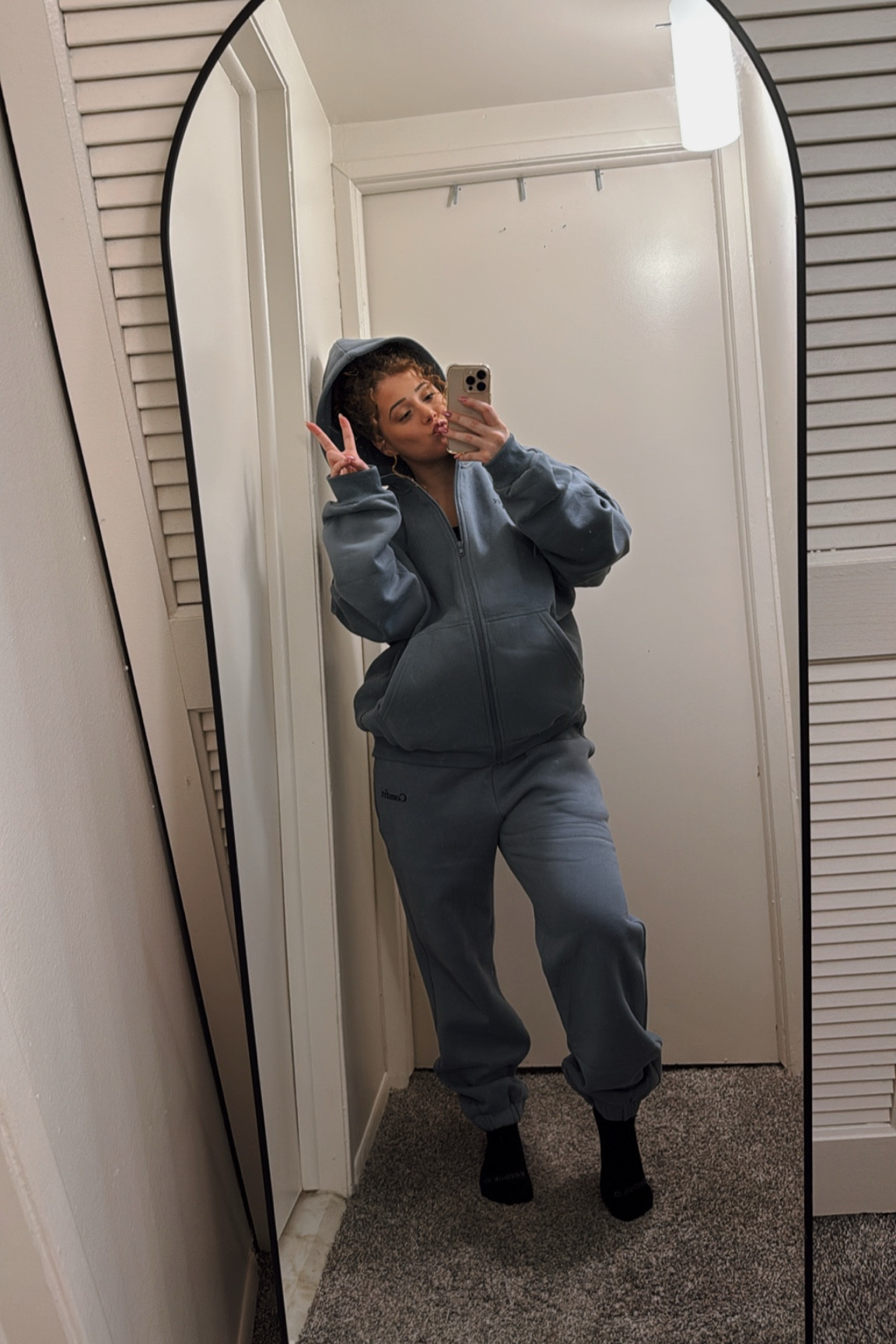My Comfort Cloud Set is perfect for lounging, errands, or layering up this season. Soft, stylish, and made for everyday wear—trust me, you won’t want to take it off! #Comfrt 

Hoodie: M
Pants:M



#LTKSaleAlert #LTKGiftGuide #LTKStyleTip