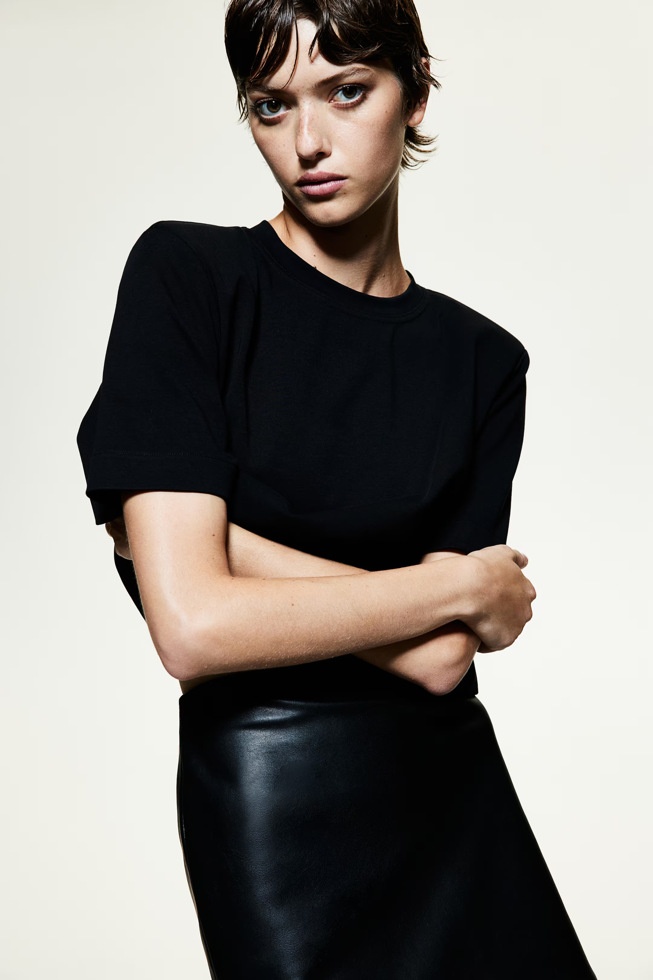 Mini skirt - Black - Ladies | H&M GB | H&M (UK, MY, IN, SG, PH, TW, HK)