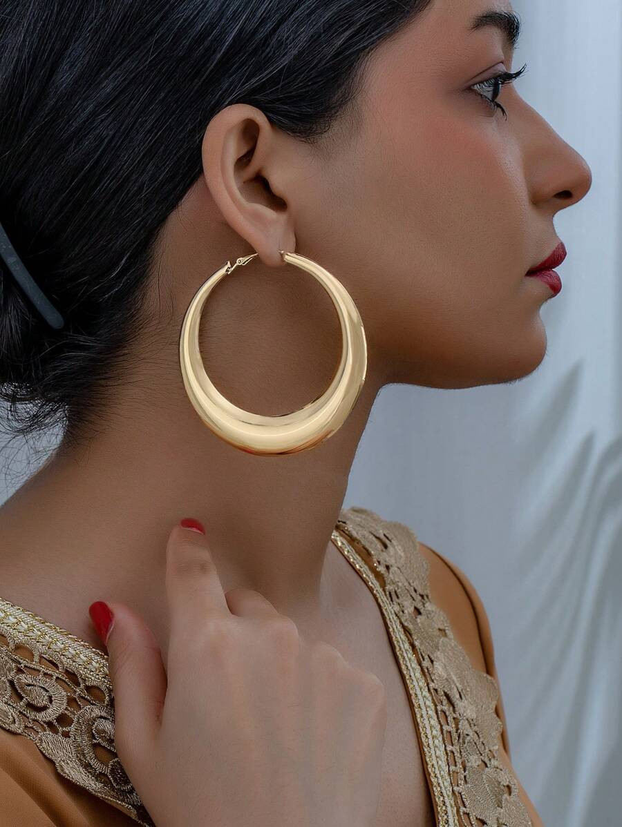 1pair Fashionable Geometric Enamel Earrings With White Tone | SHEIN