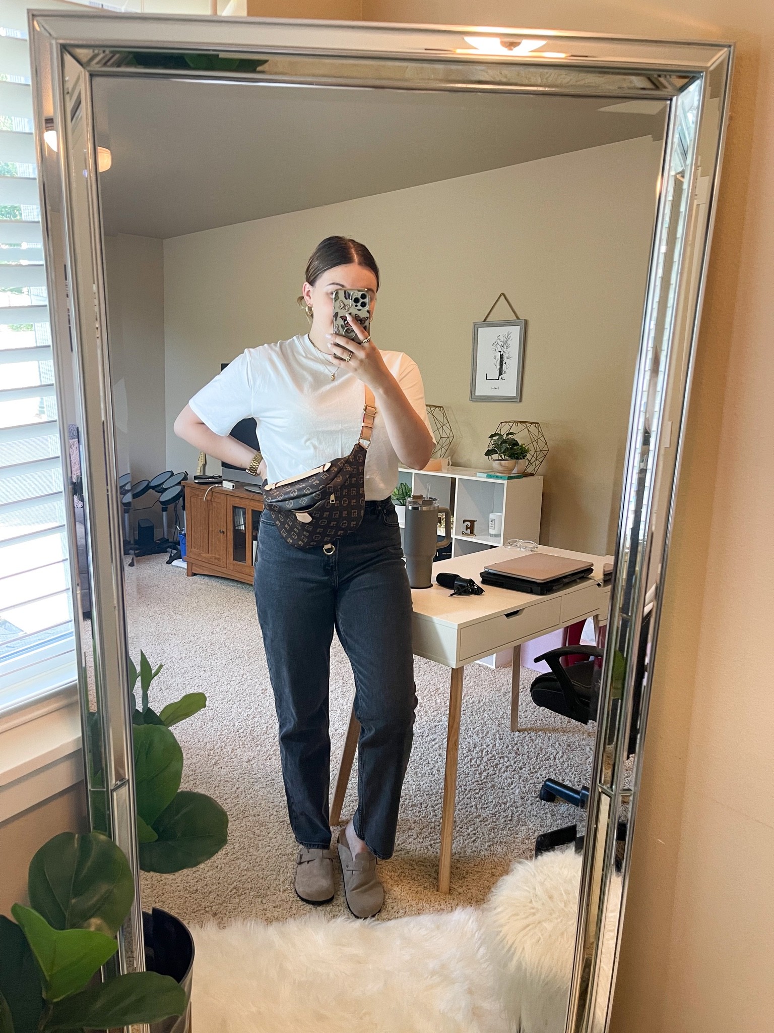 Abercrombie basics for fall! Featuring their high neck tee and 90s straight leg jeans

I’m wearing a M tee, size 31 jeans and size 9 clog 

#LTKstyletip #LTKSeasonal #LTKSale