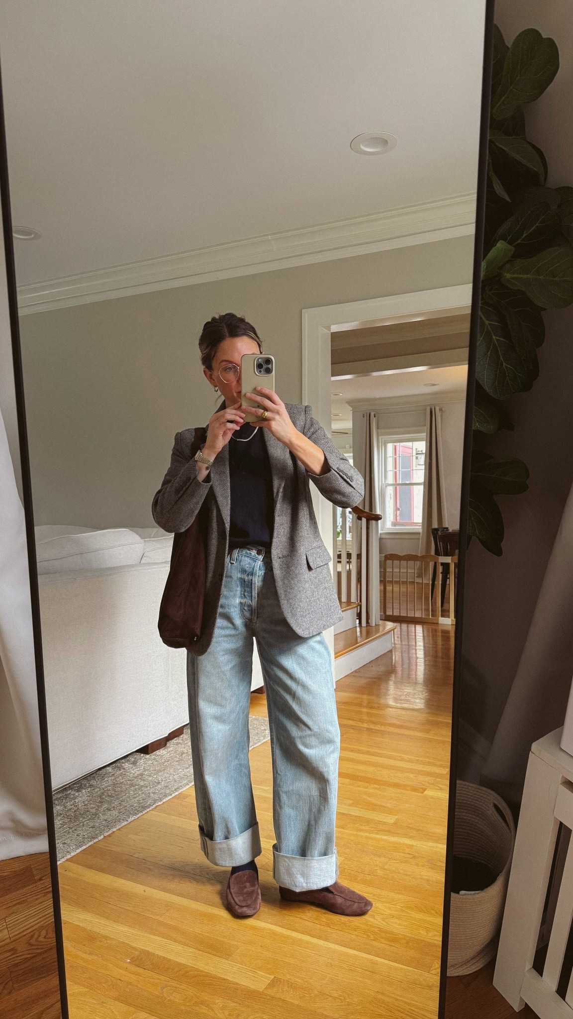 Look of the Day // 1.8

Sèzane sweater, XS, TTS. Quince blazer, XS, TTS. Citizens of Humanity jeans, 23, I went down 2 sizes so they sit higher on my waist. Reformation suede loafers, TTS. Gap bag. Quince earrings. Warby Parker glasses. Mejuri ring. Herringbone Necklace from Sela Designs, ASHLEYROHR10 for 10% off. Gap bag  

#LTKPetite #LTKootd #LTKOver40