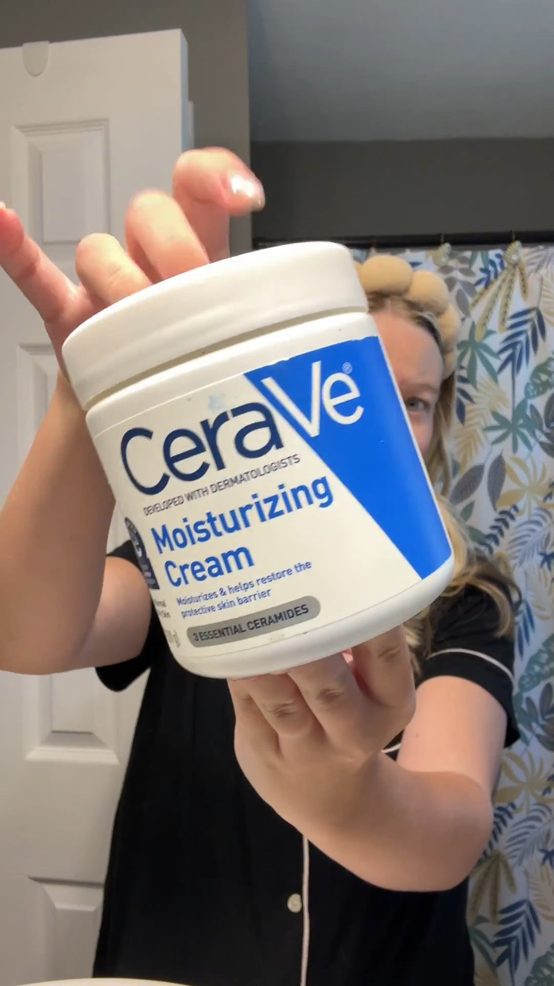 I have used this CeraVe Moisturizing Cream for yearssss and for me, personally, it is the only thing that really helps my postpartum chicken (dry) skin! I will never not use this!!

#skincare #selfcare #lotion #beauty #momlife #postpartum #postpartumcare

#LTKmomlife #LTKBeauty #LTKmorningroutine