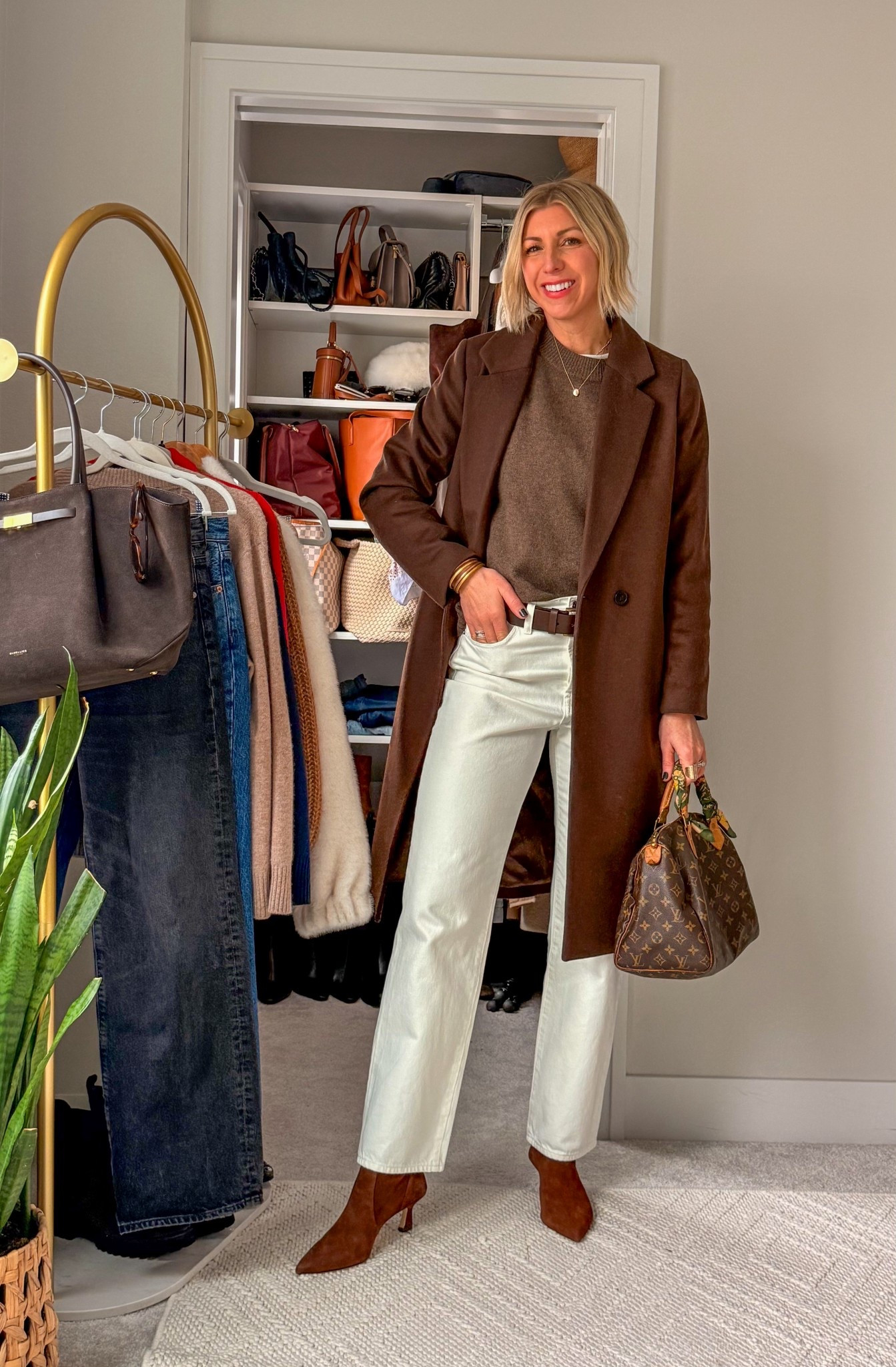 Winter white and brown🤎🤎

#LTKootd #LTKmomlife #LTKSeasonal