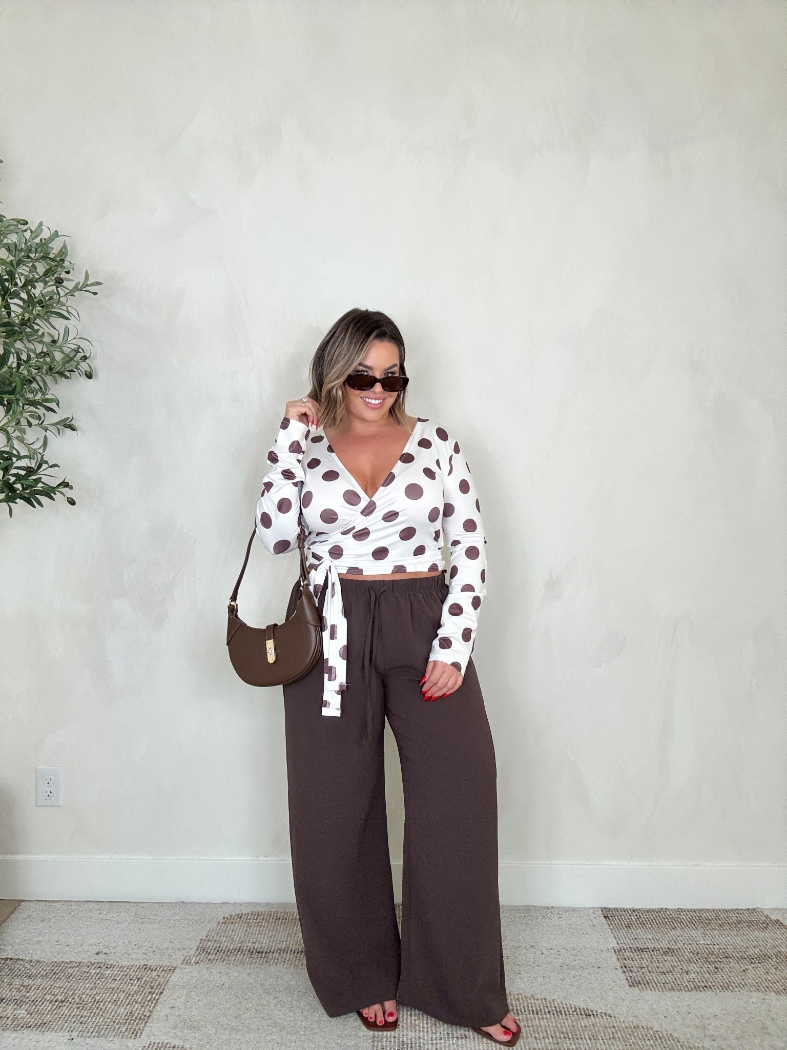 Top xl 
Pants xl reg length 
