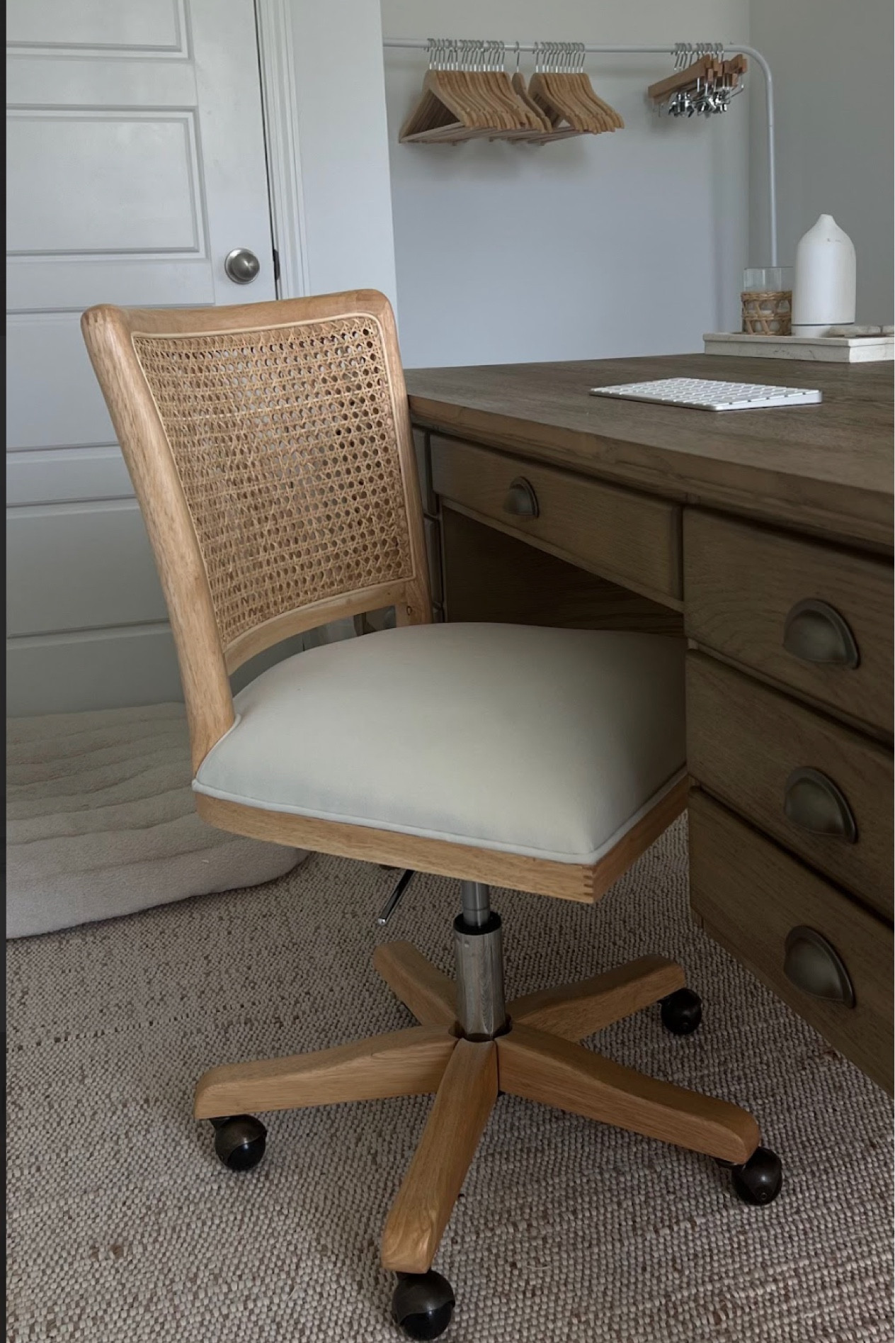 Coastal neutral decor perfect for your home office!

Neutral, home decor, coastal, chic style, European, cozy home office

#LTKHome #LTKStyleTip #LTKWorkwear