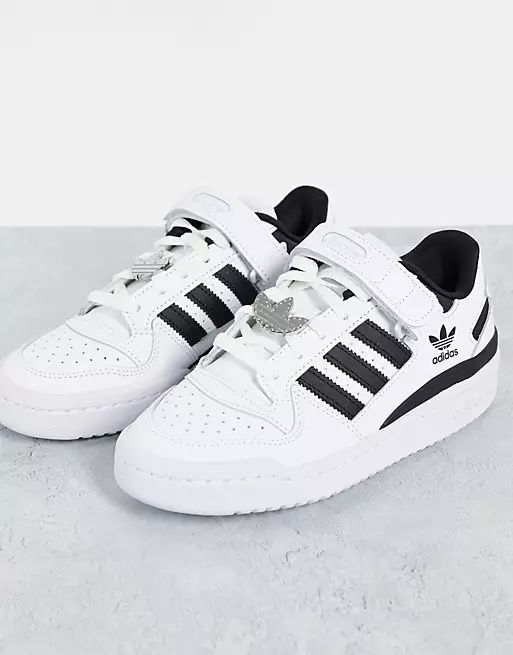 adidas Originals Forum low sneakers in white with black stripes | ASOS (Global)