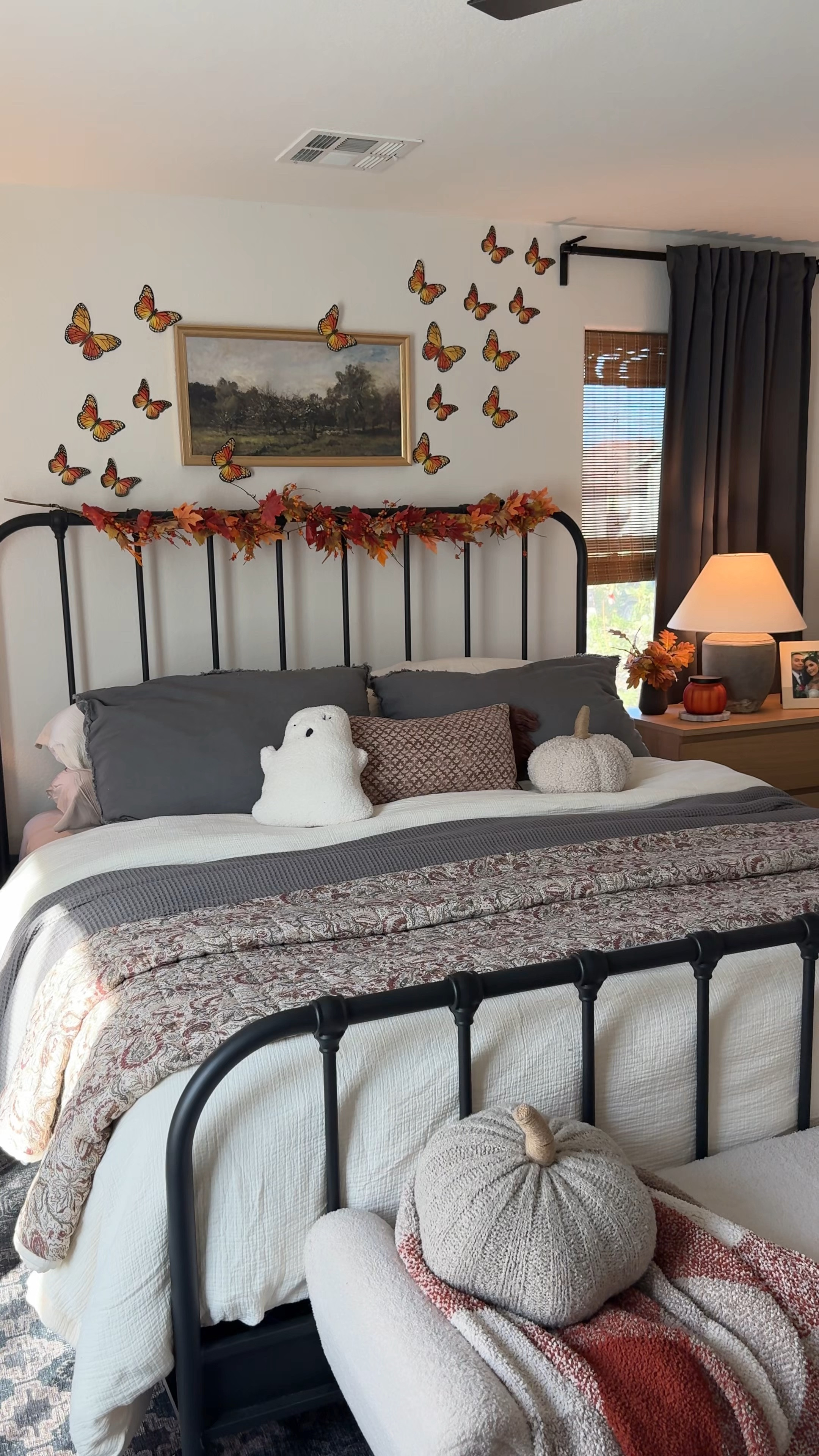 Falloween Bedroom 👻🍁

#LTKSeasonal #LTKHome