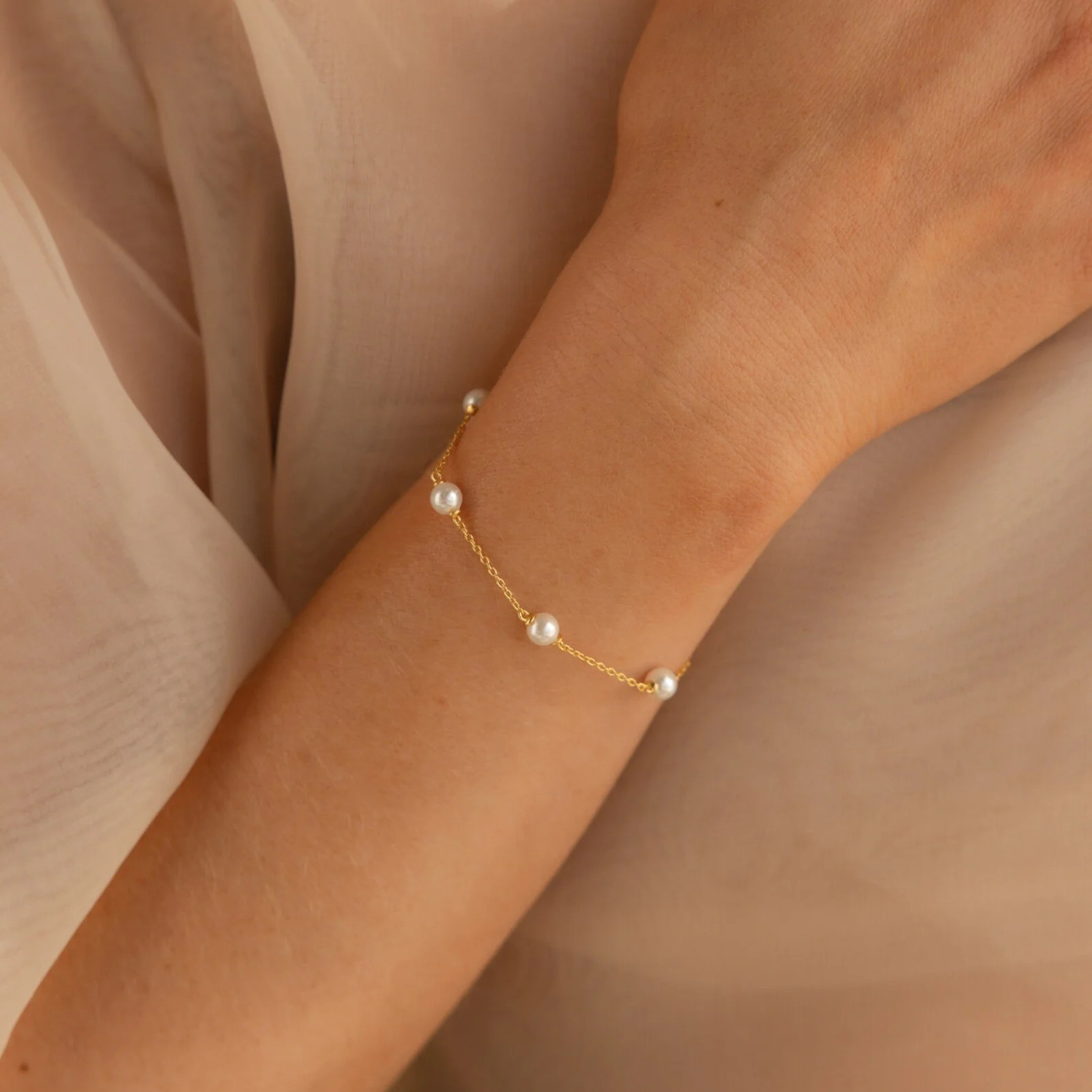 Dainty Round Pearl Station Bracelet | Caitlyn Minimalist | Caitlyn Minimalist