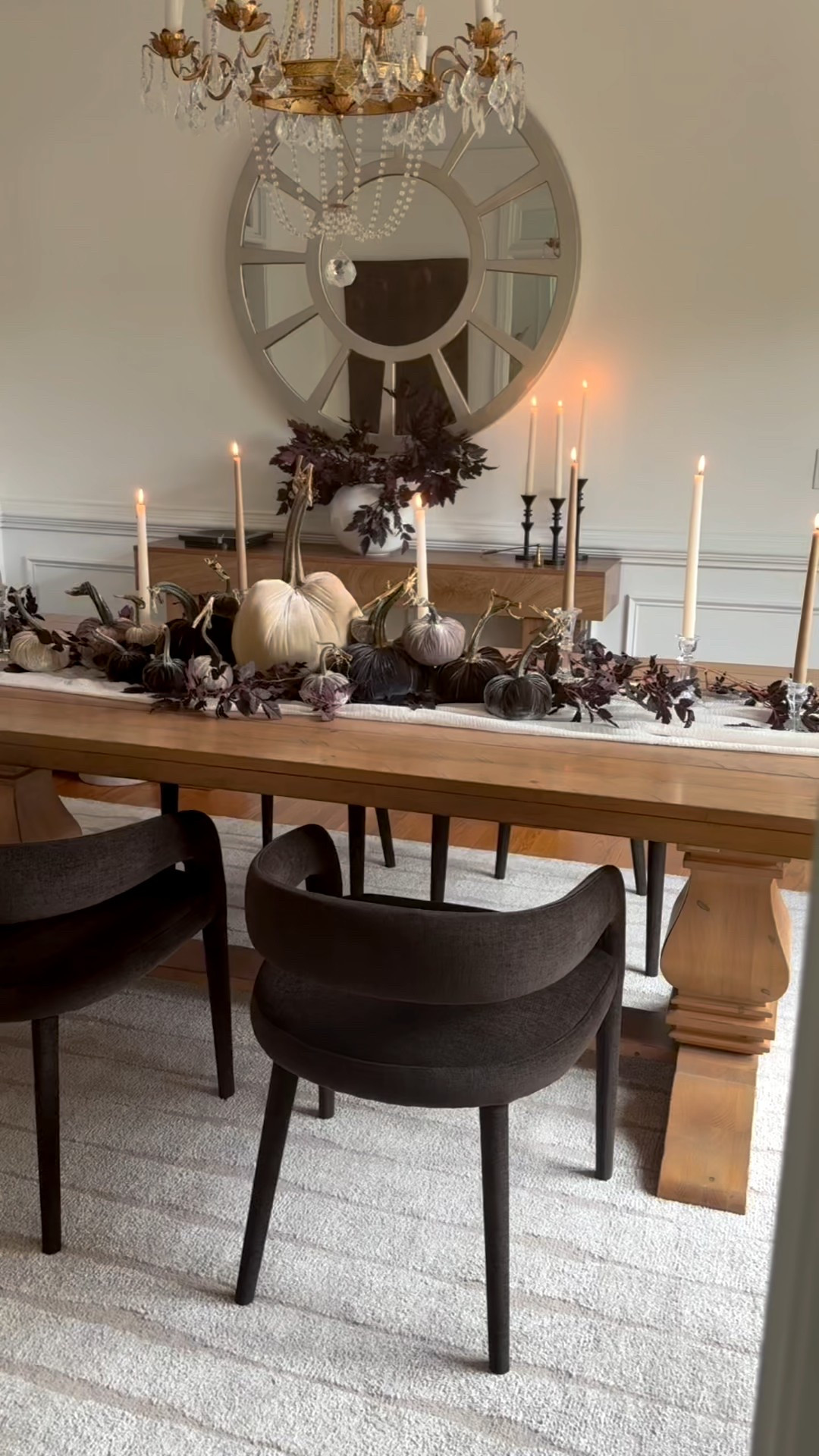 My newest rug and pillows are from the @chrislovesjulia and @loloirugs collection, and they are too good!  The rug is so super soft, and the pillows are perfect for both the fall and Christmas season.  This is the Calvin rug, (CLV-02 Ivory/Oatmeal) and the Dinah pillow in chocolate.

#cljxloloi 

#LTKHome #LTKHoliday