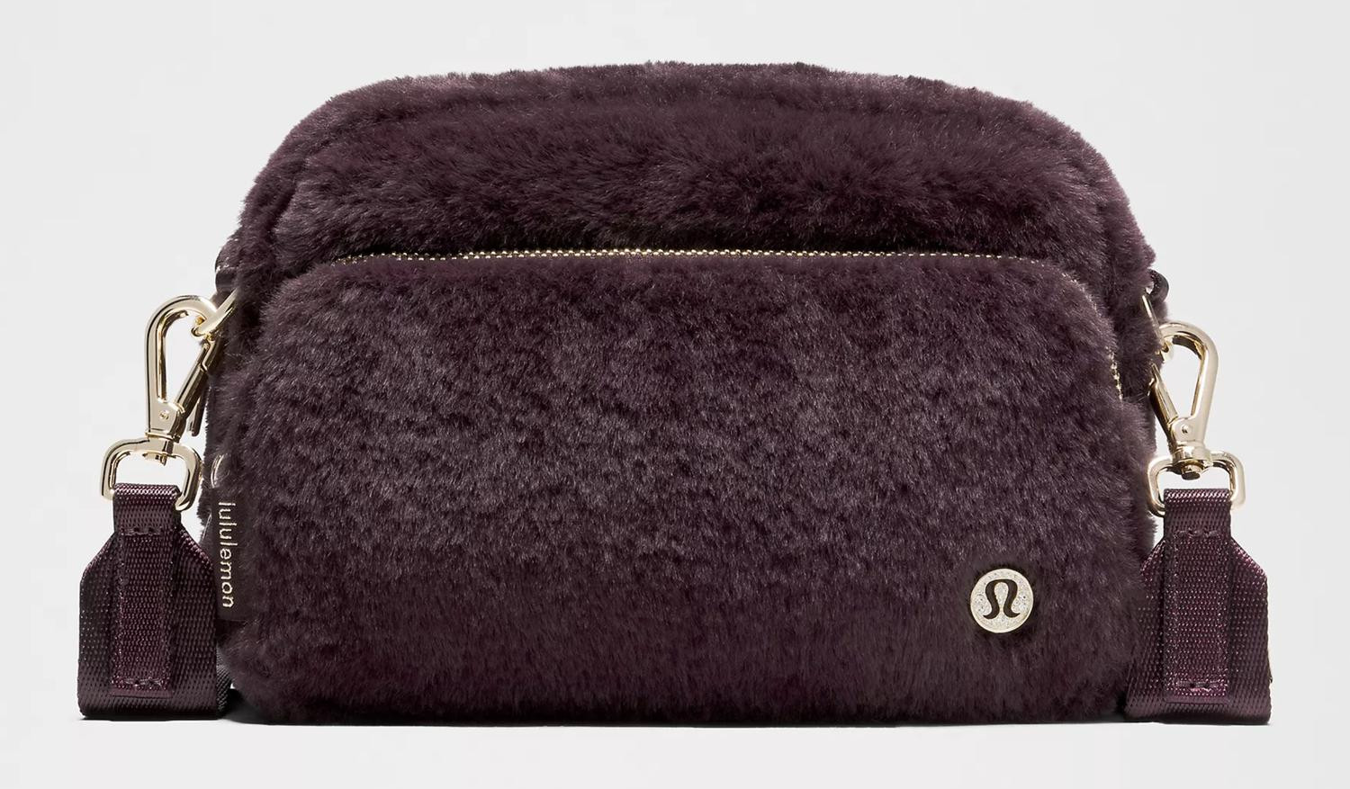 Everywhere Crossbody Bag 2L Plush Fleece In Black Plum/gold | Shop Simon