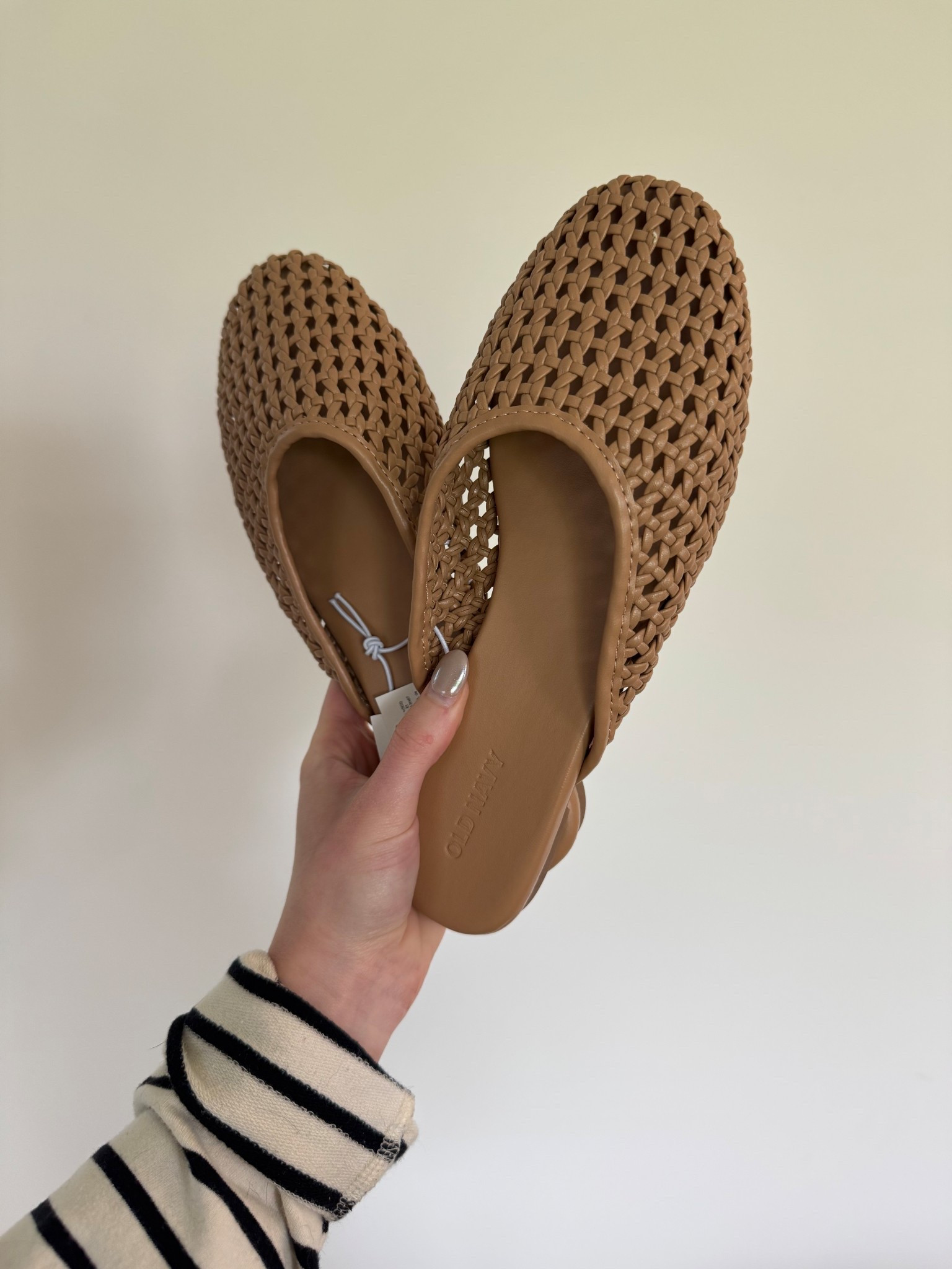 The best summer work shoes!!

#summer #summershoes #summerworkshoes #workshoes #mules #oldnavy

#LTKShoeCrush #LTKSeasonal #LTKFindsUnder50