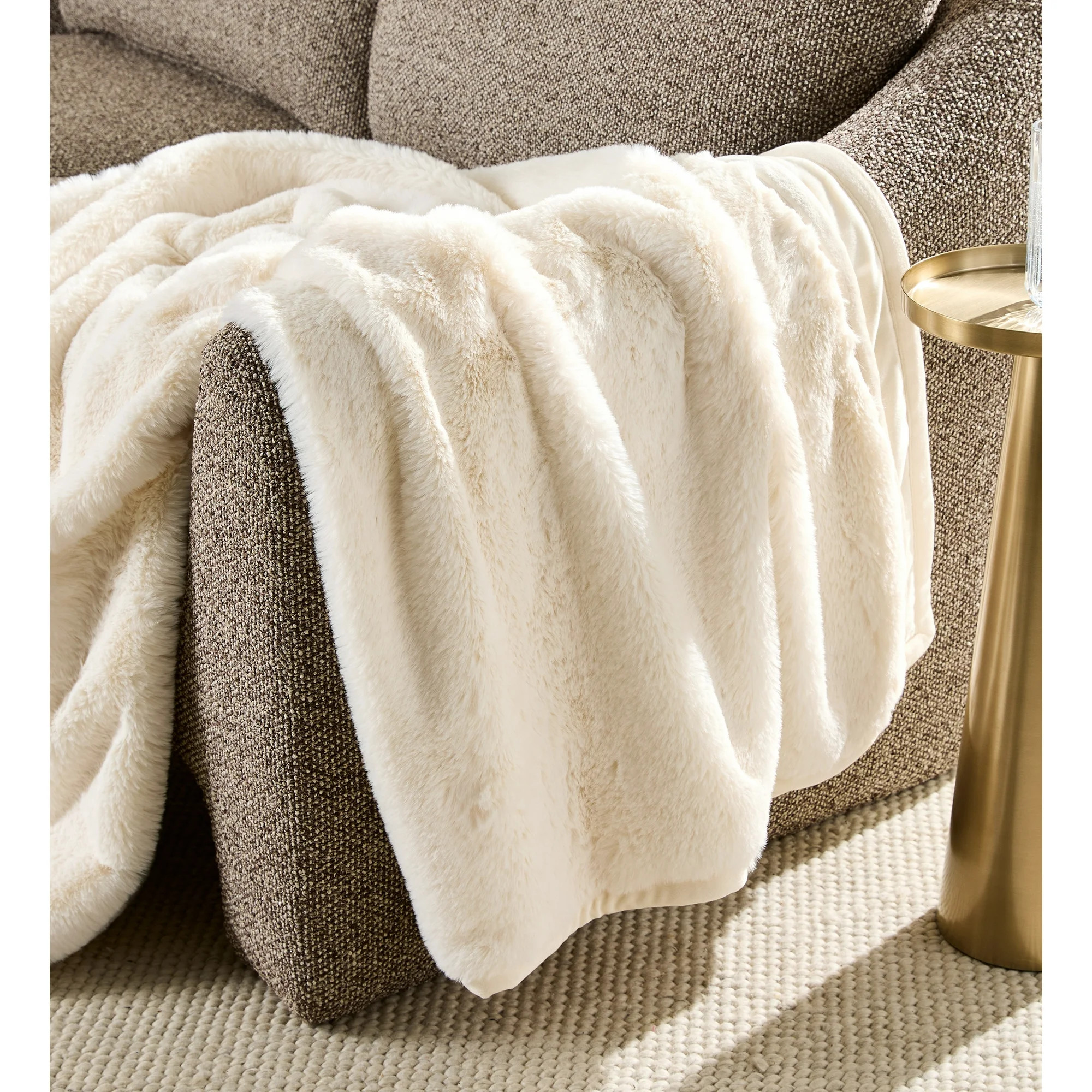 Better Homes & Gardens Ivory Faux Fur Ultra Soft Luxury Oversized Throw Blanket 50" x 72", Vanill... | Walmart (US)