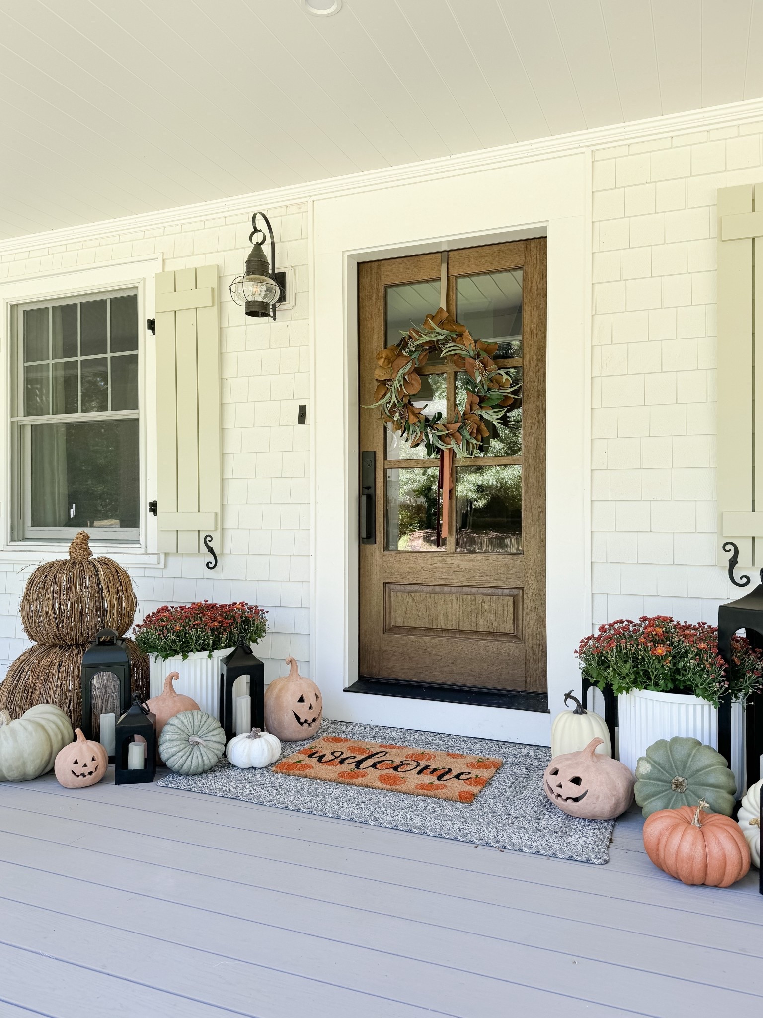 Halloween Inspo

Fall decor, fall home, fall home inspo, fall decorating, fall accents, pumpkins, fall colors, autumn home, autumn decor, autumn inspo, autumn decorating, decor finds, autumn colors, fall color scheme, Halloween decor,  Halloween finds,  Halloween porch,  Halloween inspo,  jack lanterns, spooky season, ghosts 

#LTKFindsUnder50 #LTKHome #LTKSeasonal