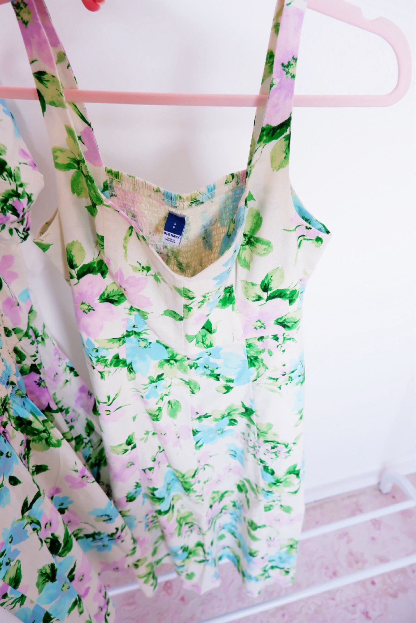 Linen floral dress 


#LTKparties #LTKstyletip #LTKfindsunder50