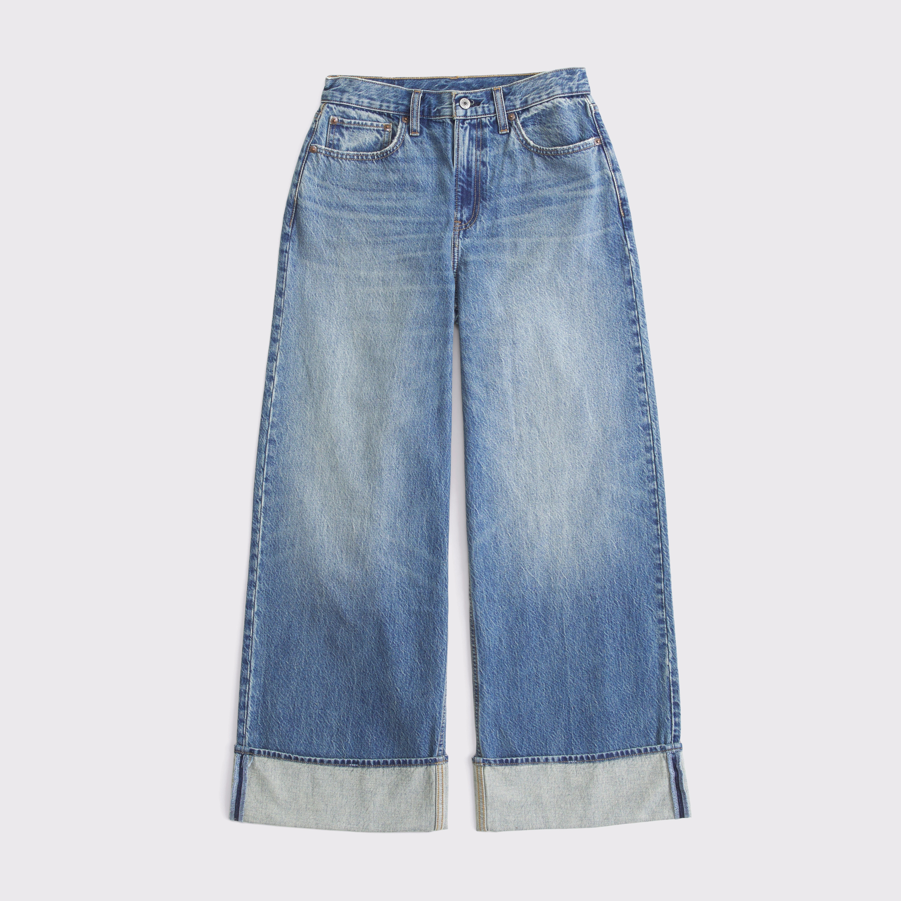 Curve Love High Rise Wide Leg Cuffed Hem Jean | Abercrombie & Fitch (UK)