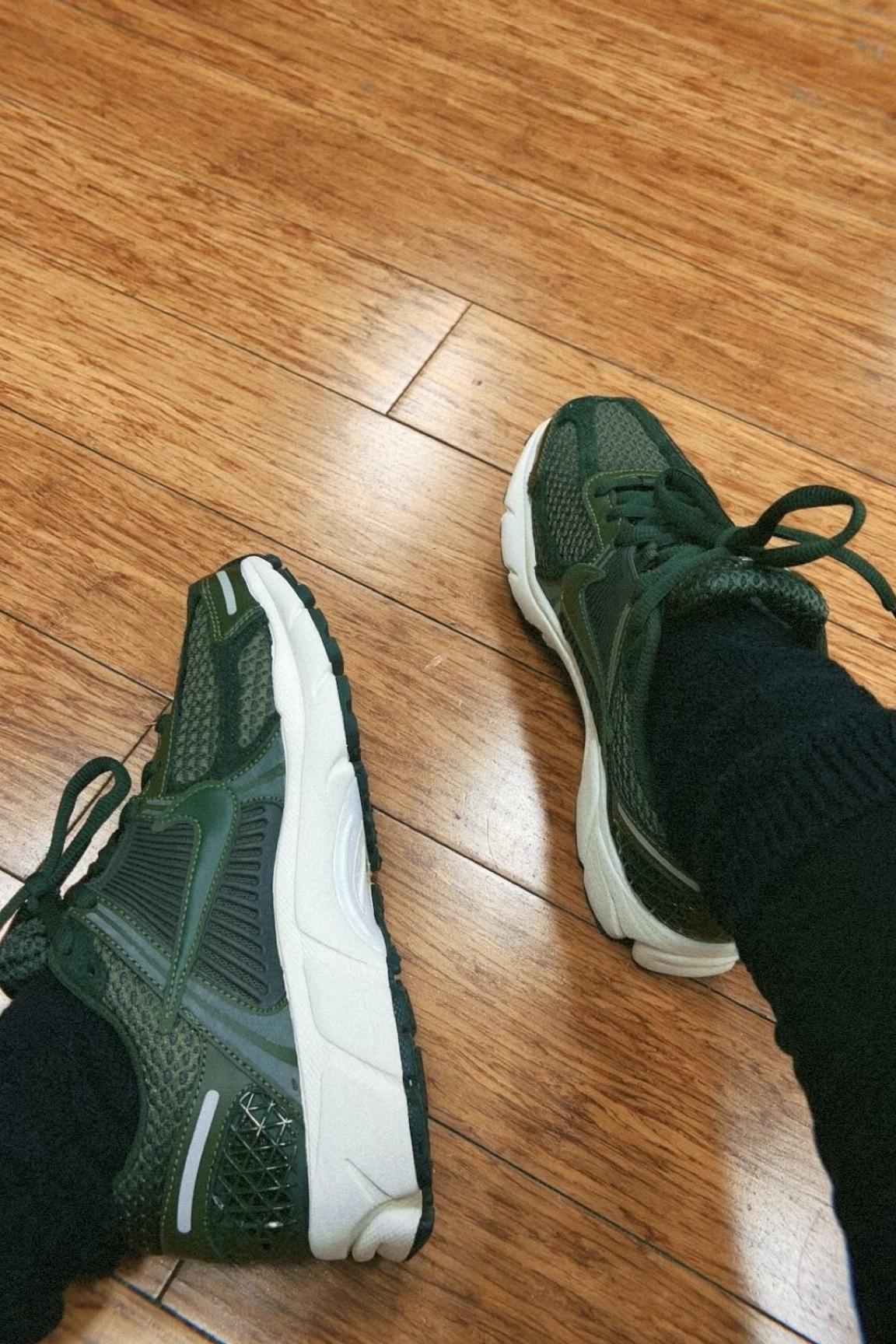 NIKE | NIKE FINDS | NIKE SHOES | 
NIKE VOMERO | VOMERO | NIKE VOMERO 5 | GREEN SHOES | GREEN TENNIS SHOES | TENNIS SHOES | RUNNING SHOES | ATHLETIC SHOES | STREETWEAR | COMFORT | COMFORTABLE SHOES 

#LTKshoecrush #LTKfitness #LTKstyletip