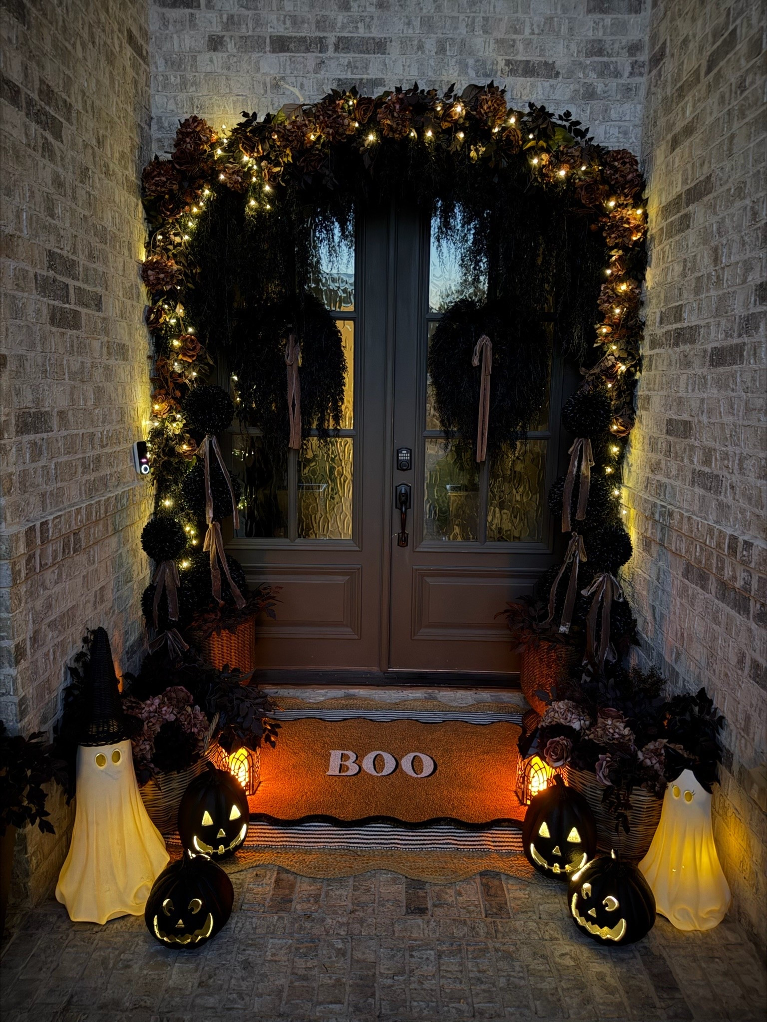 Anyone else planning their spooky porch?? 🙋‍♀️ obsessed with our Halloween Collection- available now online and in select Walmart stores!

#LTKSeasonal #LTKHome