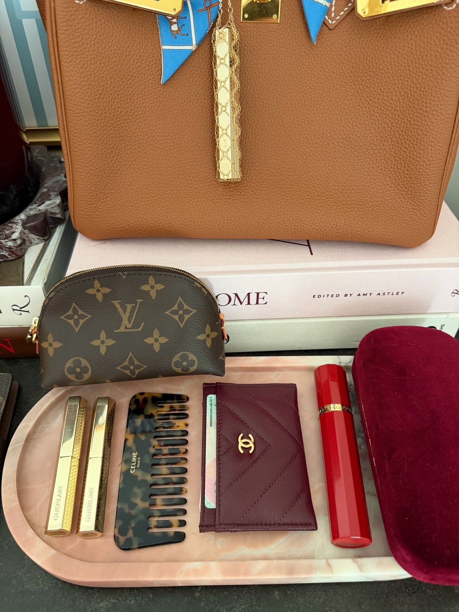 What’s in my bag 💼

#LTKSeasonal