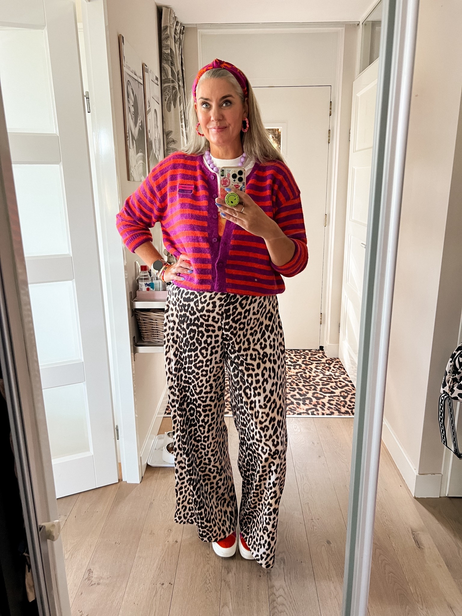 OOTD - Sunday. Orange and purple striped cardigan (local boutique), graphic print t-shirt (Most Wanted), leopard print trousers (Shoeby), Vans sneakers. 



#LTKnederlands #LTKstyletip #LTKeurope
