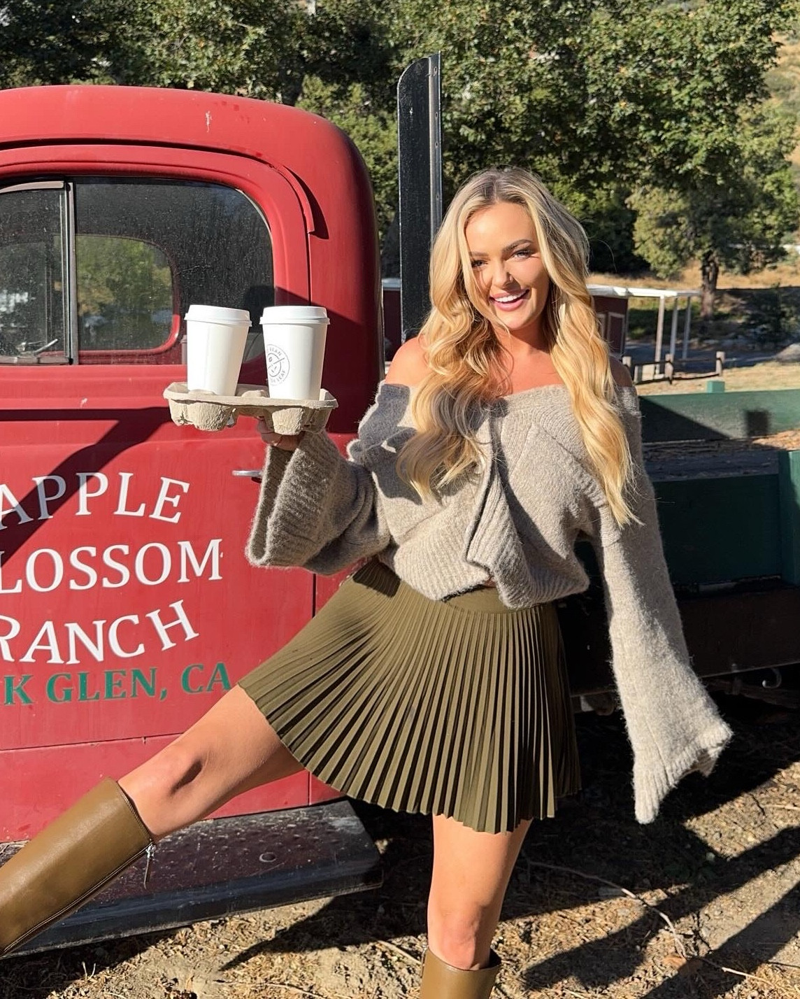 The most versatile skirt for fall!

#LTKStyleTip #LTKSeasonal #LTKFindsUnder50