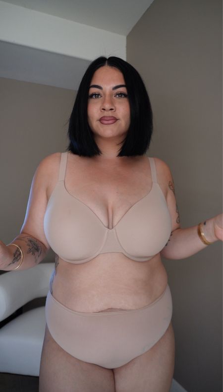 The COMFIEST bra, it feels like you’re wearing nothing 🥹🙌🏼

I’m wearing a size 40DD! 

Skims fits everybody t shirt bra | undergarments | bras | undies 

#LTKMidsize #LTKPlusSize #LTKStyleTip