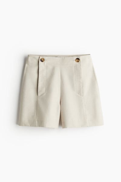 Button-detail shorts - Regular waist - Short - Light beige - Ladies | H&M GB | H&M (UK, MY, IN, SG, PH, TW, HK)