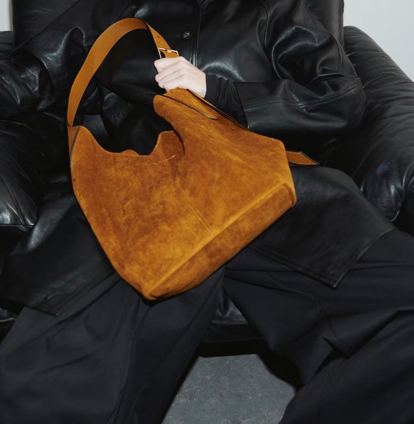 Shoulder bag under $45 🧡

#bag #handbag #bag #gift #christmas 



#LTKFindsUnder50 #LTKGiftGuide #LTKHoliday