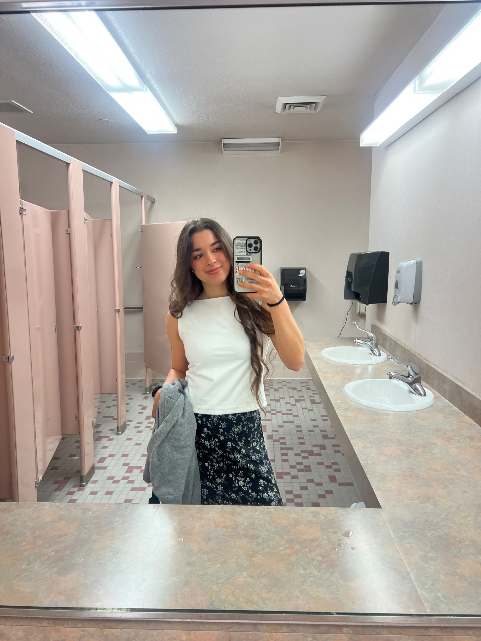 I’m obsessed with this classy boatneck top!!! 95% cotton, comfy, and a great closet basic! I’m wearing a size M

#LTKSaleAlert #LTKootd #LTKFindsUnder100