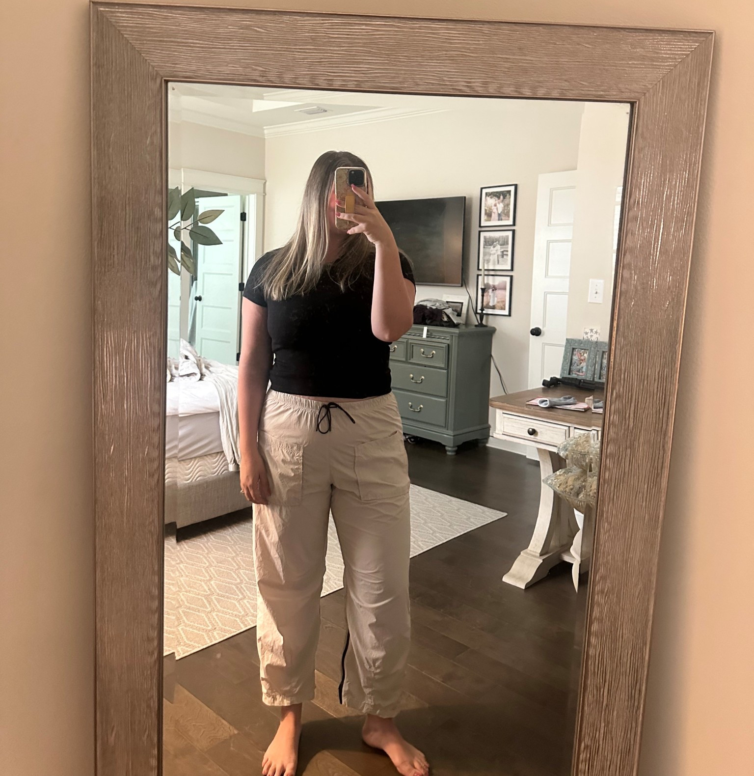 comfy casual mom ootd 