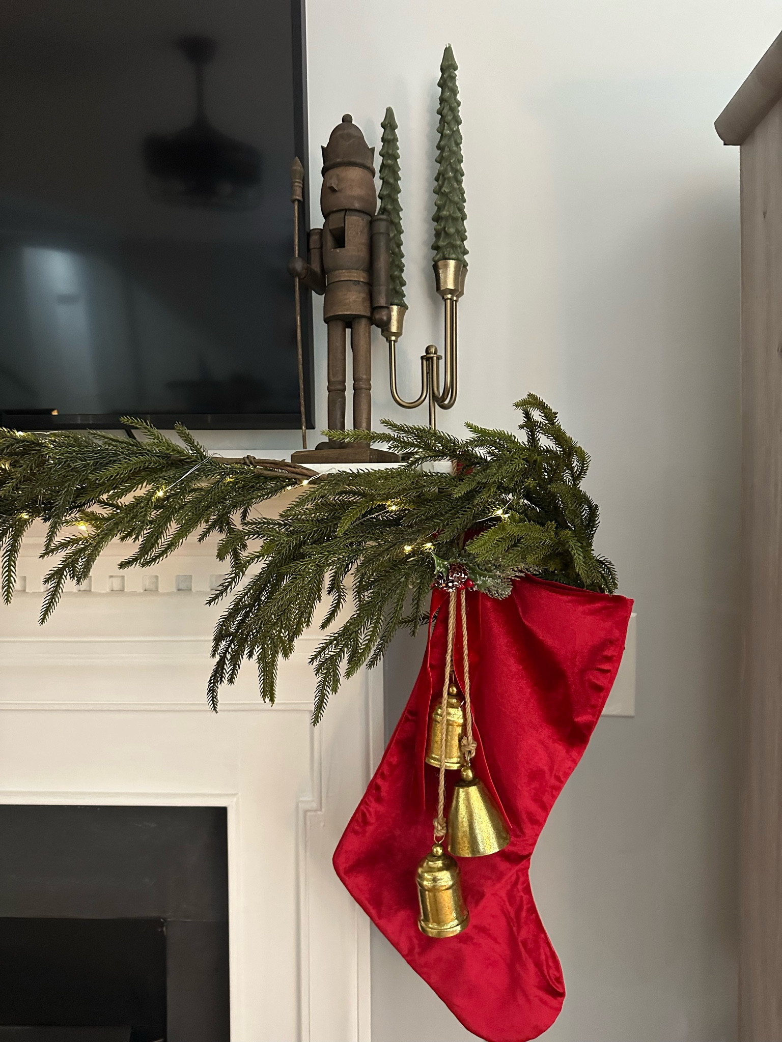Fireplace Christmas Decor Ideas

#LTKHoliday #LTKSeasonal #LTKHome