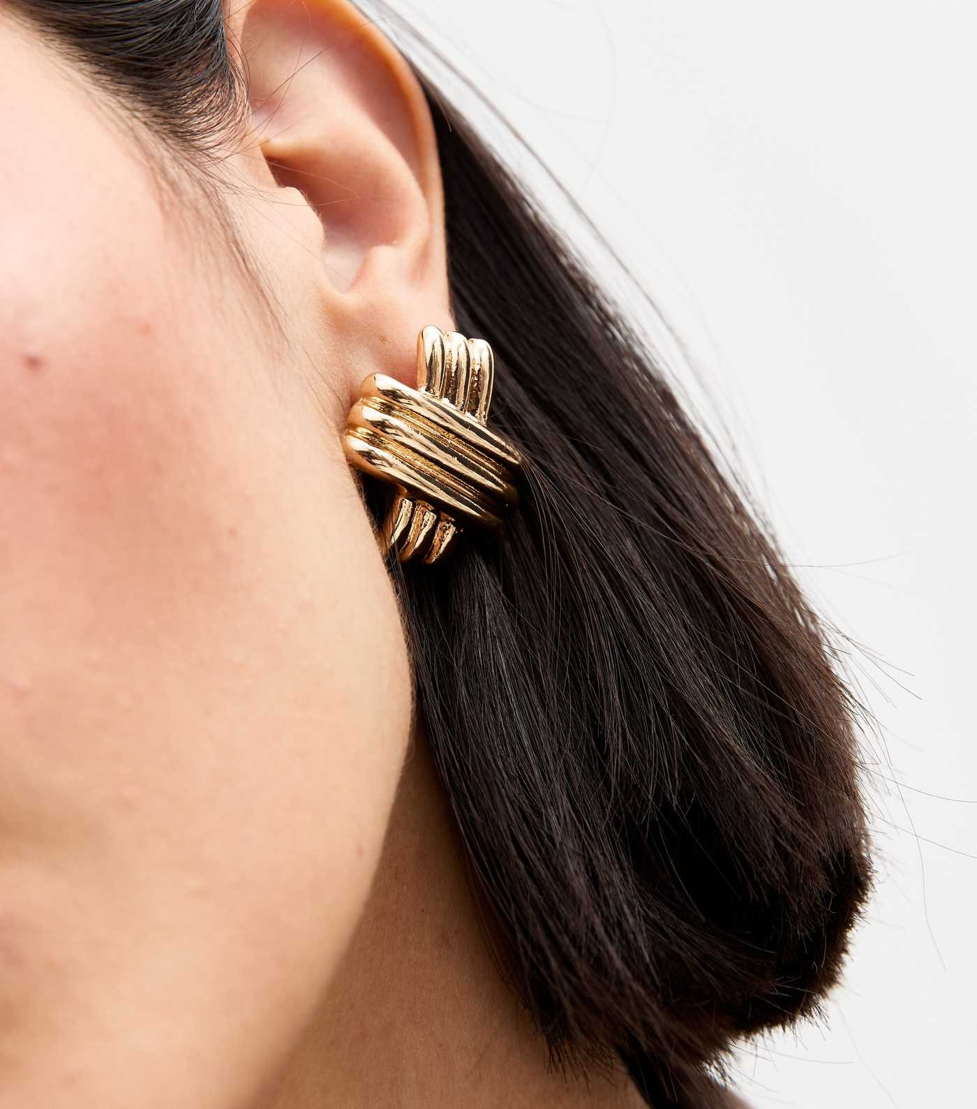 Gold Tone Ribbed Stud Earrings | New Look | New Look (UK)