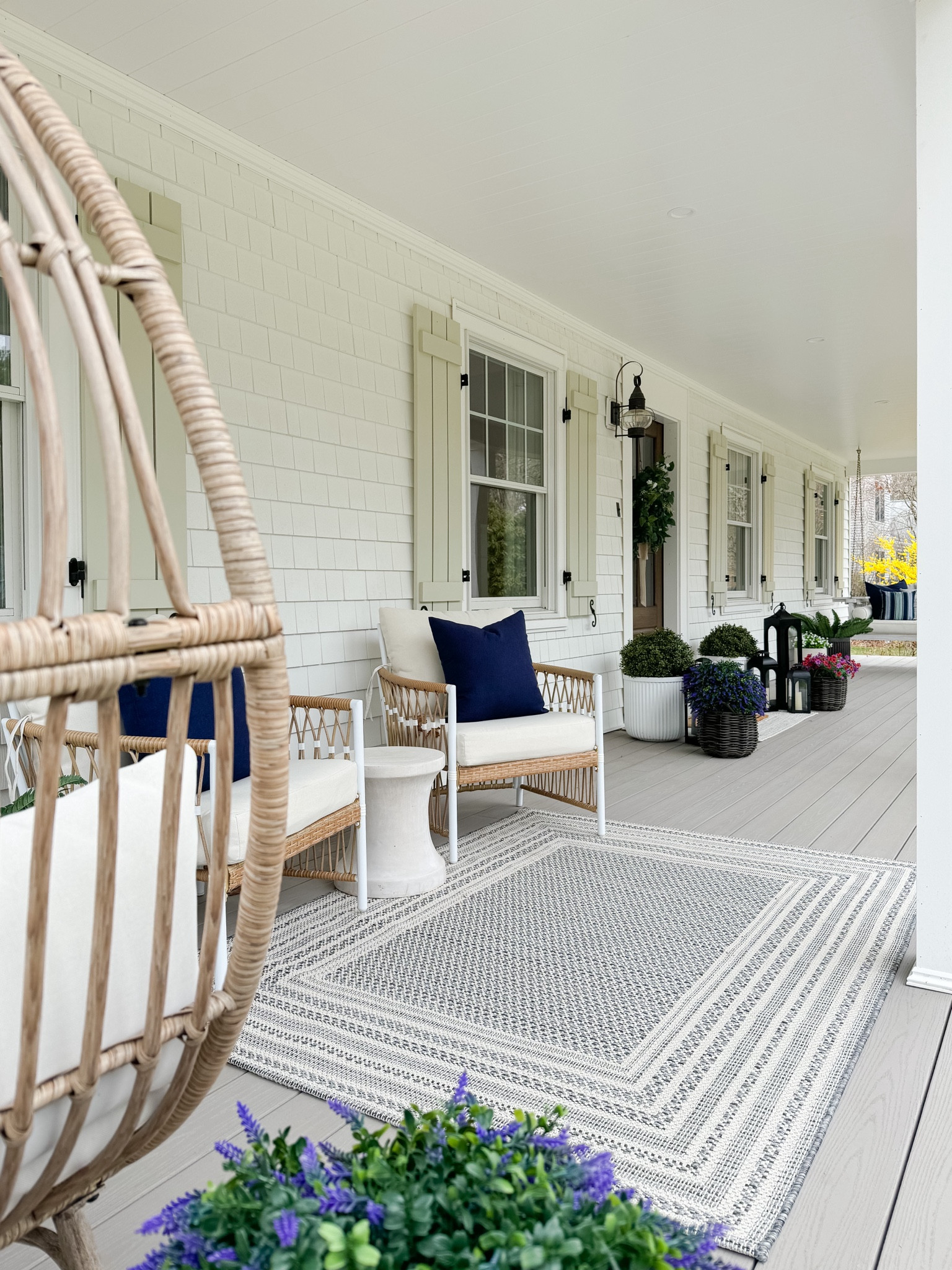 Summer Front Porch

Home  home decor  home favorites  spring front porch  spring home decor  seasonal decor  wreath  planters  area rug  coastal home

#LTKSeasonal #LTKHome #LTKStyleTip