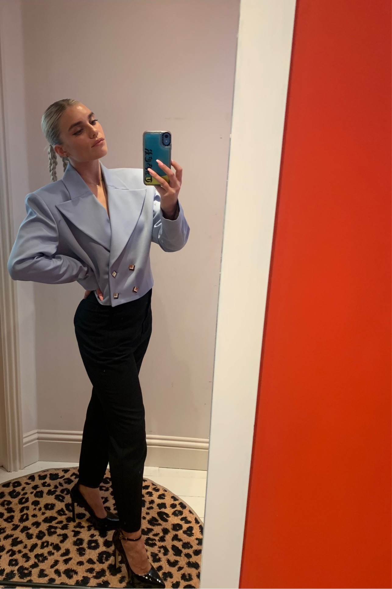 Evening outfit ideas ✨

Cropped blazer, platform heels, black patient heels, cropped jacket, tailored trousers, cropped trousers, slim fit trousers, blue blazer, oversized blazer, structured blazer, office, cos, mango, farfetch, karen millen, kurt Geiger, H&M 

#LTKSeasonal #LTKfit #LTKeurope