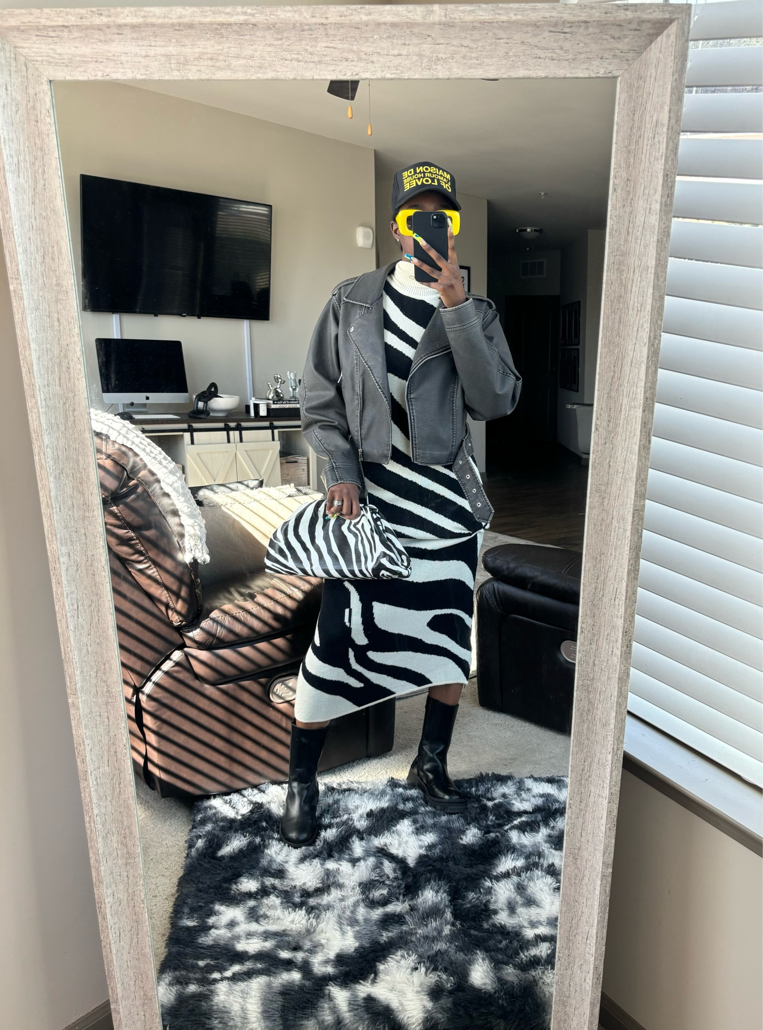 OOTD 🦓💛

outfit inspiration, style inspiration, streetwear, street style, boots, animal print, zebra print, dress, leather jacket 

#LTKstyletip #LTKfindsunder50 #LTKitbag