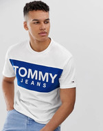 Click for more info about Tommy Jeans – Weißes T-Shirt mit auffälligem Logo auf der Brust