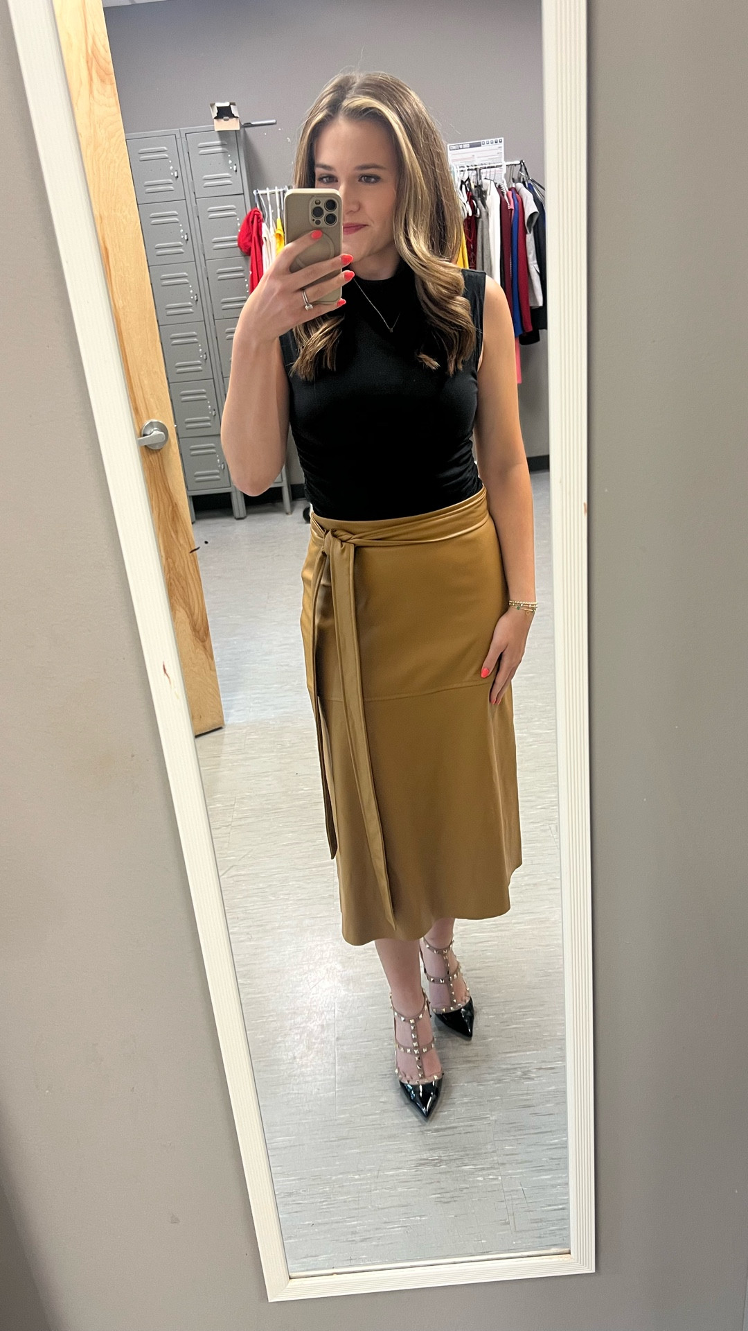 My fall wardrobe is starting to make its way on air 🤩 give me all the fall colors! Best time of year! 

#LTKStyleTip #LTKWorkwear #LTKSeasonal
