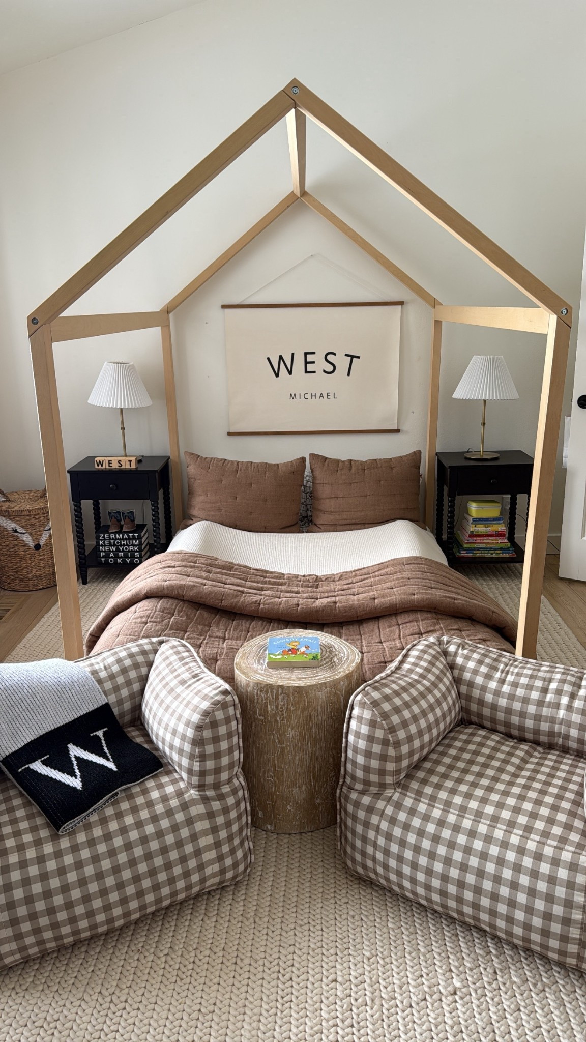 Boy bedroom decor and details 🤠

Home
Kids
Bed
Chairs
Nightstands 

#LTKKids #LTKHome