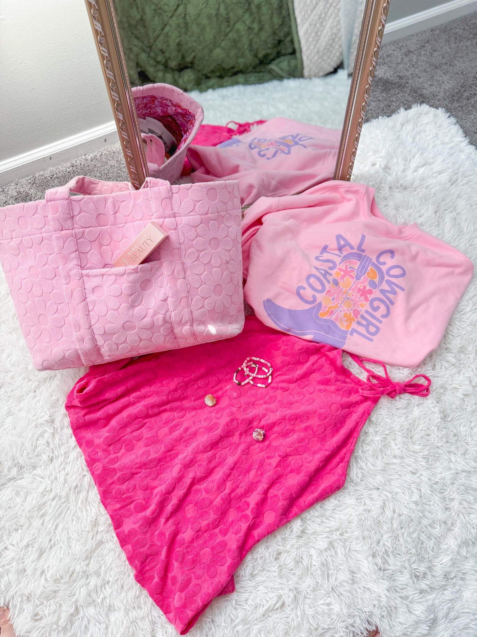 Love a good Pink Lily haul 😍



#LTKMidsize #LTKBeauty #LTKItBag