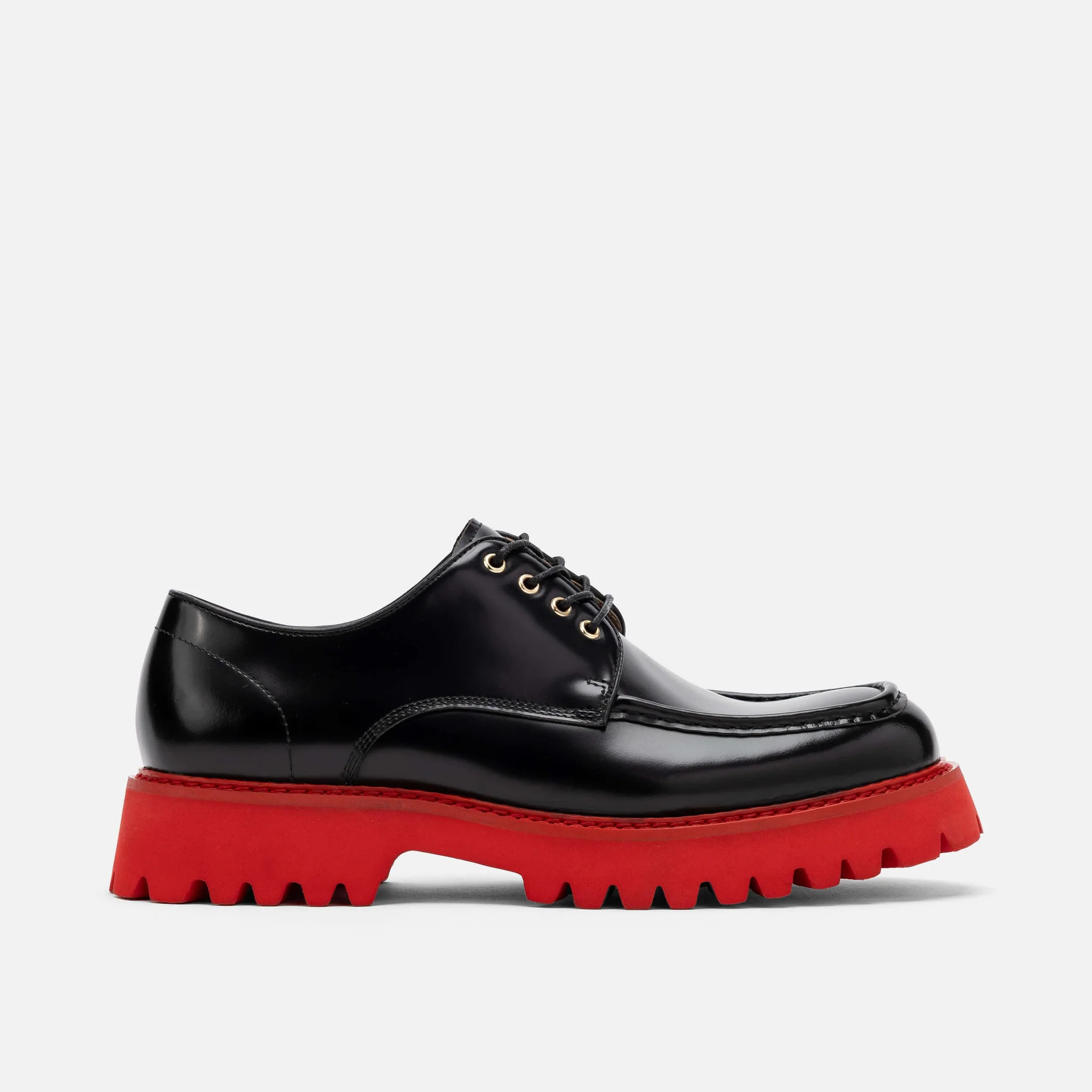 Luca Black/Red Lug Derbys | Marc Nolan