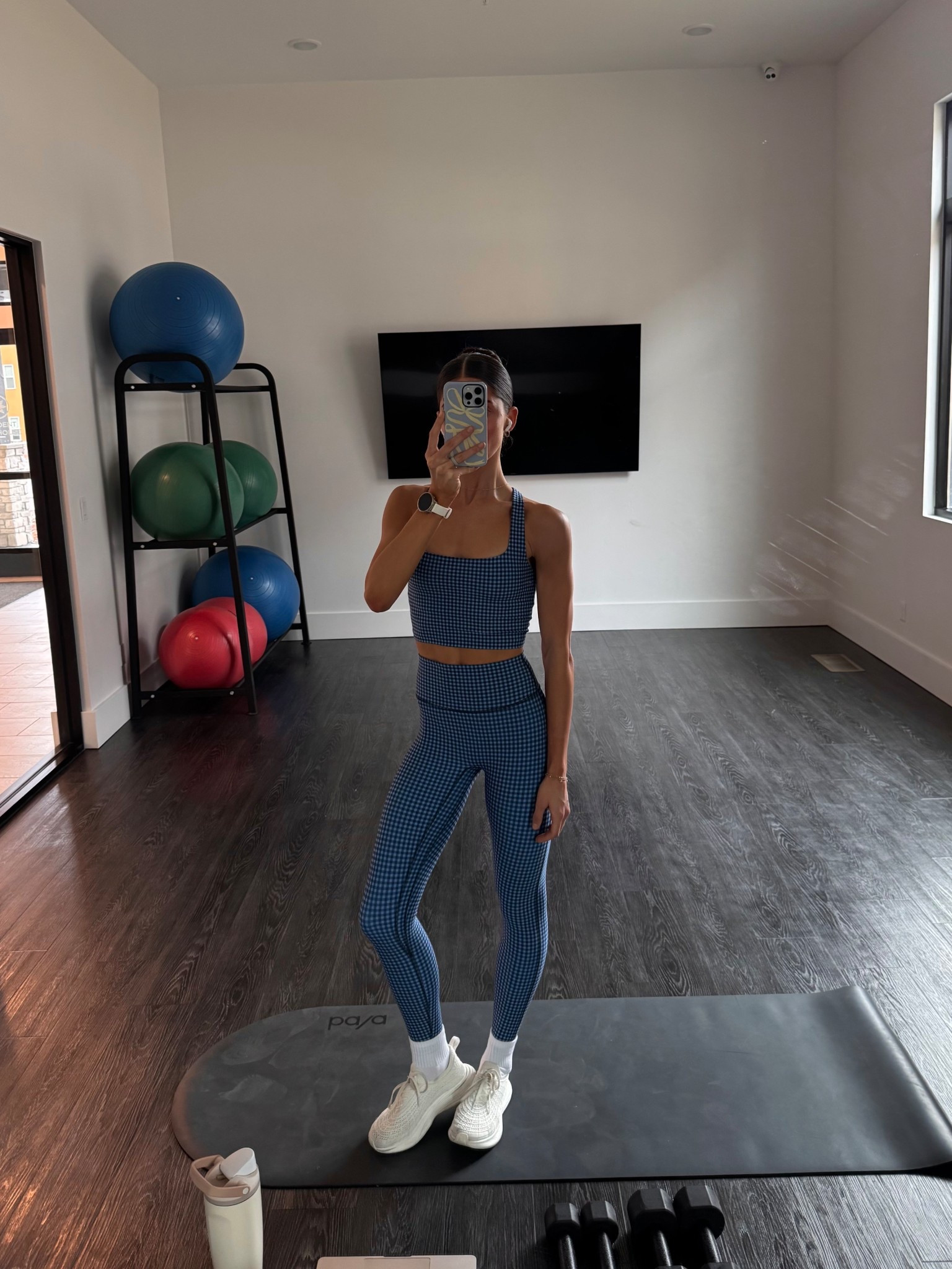 Wearing XS top and bottoms