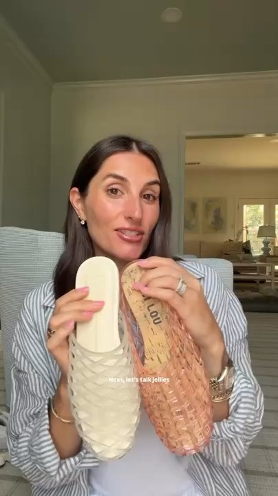 All aboard the jelly shoe trend!! Linking some faves! 

 