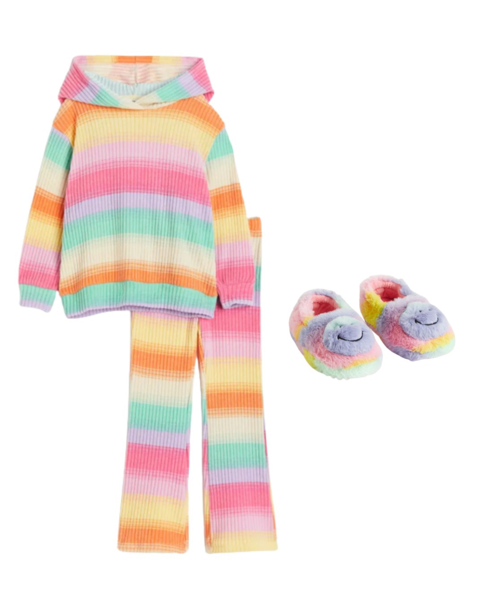 Two piece set- hoodie and leggings 🩷

Kids outfit, children, girls 2-8 Y clothing, Fluffy slippers with smiley face, H&M, New arrival, rib knit set. 

#LTKeurope #LTKkids #LTKSeasonal