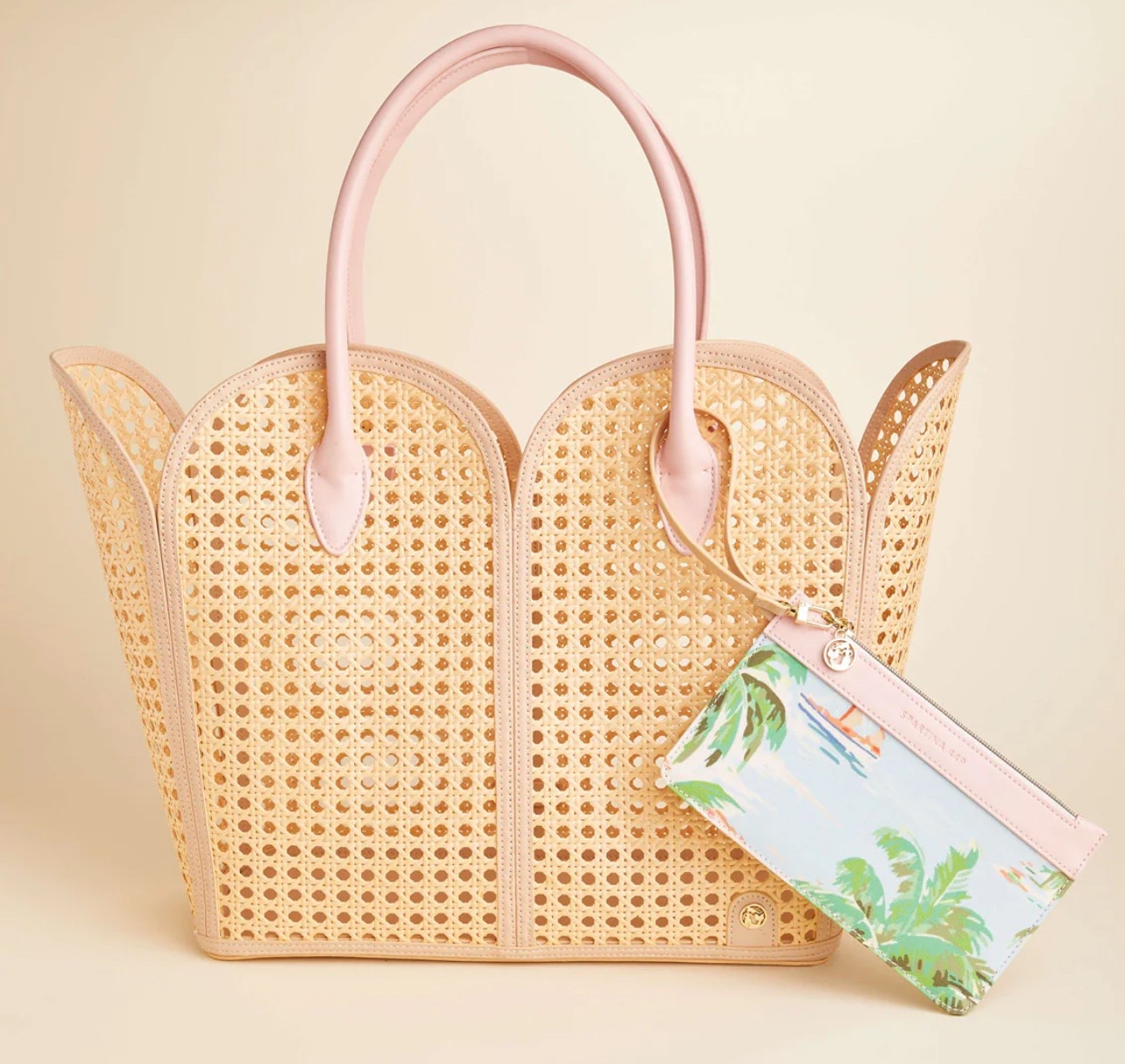 The prettiest beach /pool/summer tote
Vacation bag 
Tote bag 


#LTKSeasonal #LTKSaleAlert #LTKFindsUnder100