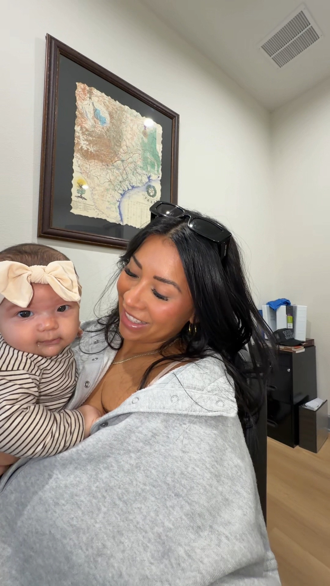 Cozy outfits today!!

Comfy outfit 
Winter outfit 
Fall outfit 
Leggings 
baby outfit 


#LTKFindsUnder50 #LTKSaleAlert #LTKGiftGuide