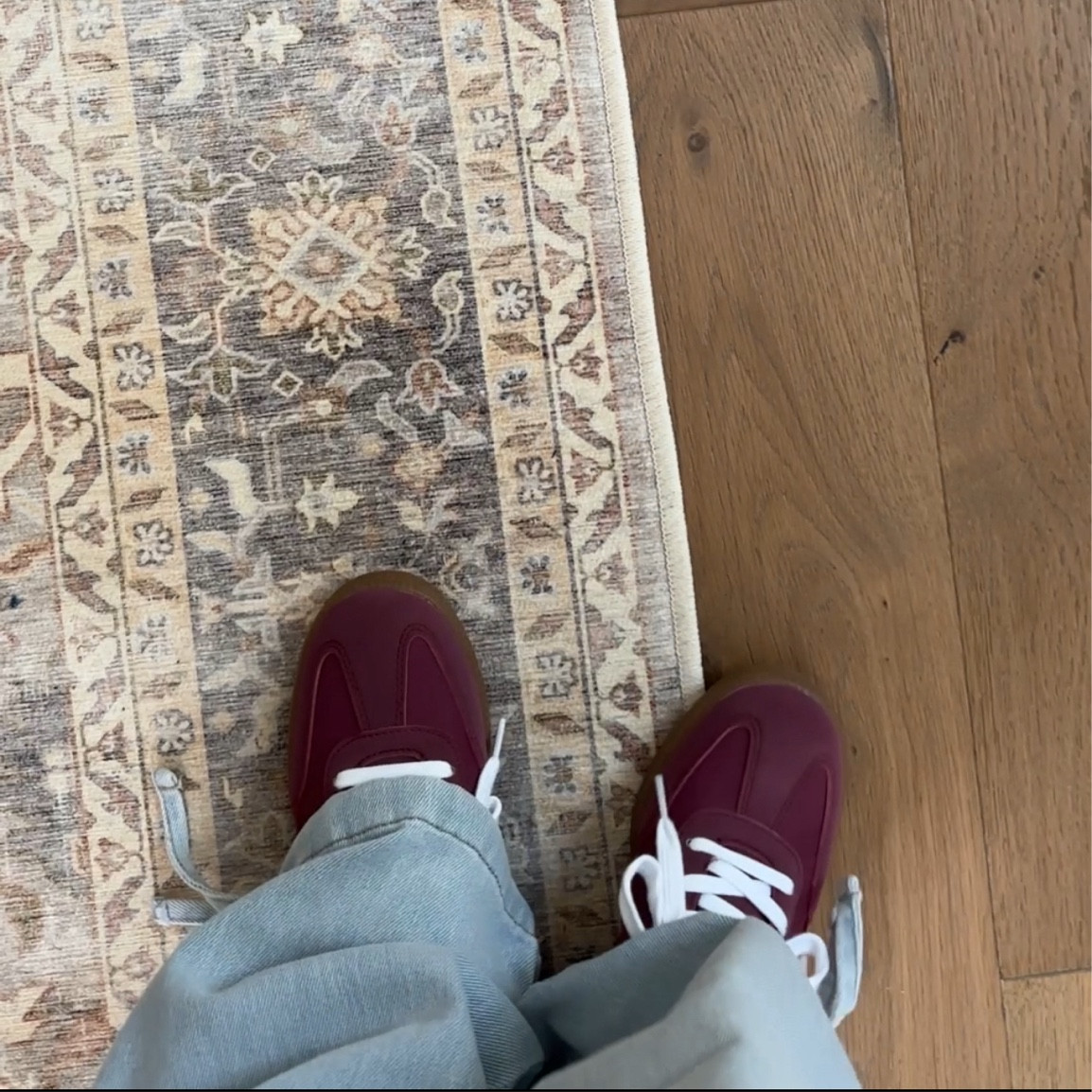 Women’s cargo jeans. Women’s sneakers. Fall clothing  

#LTKBacktoSchool