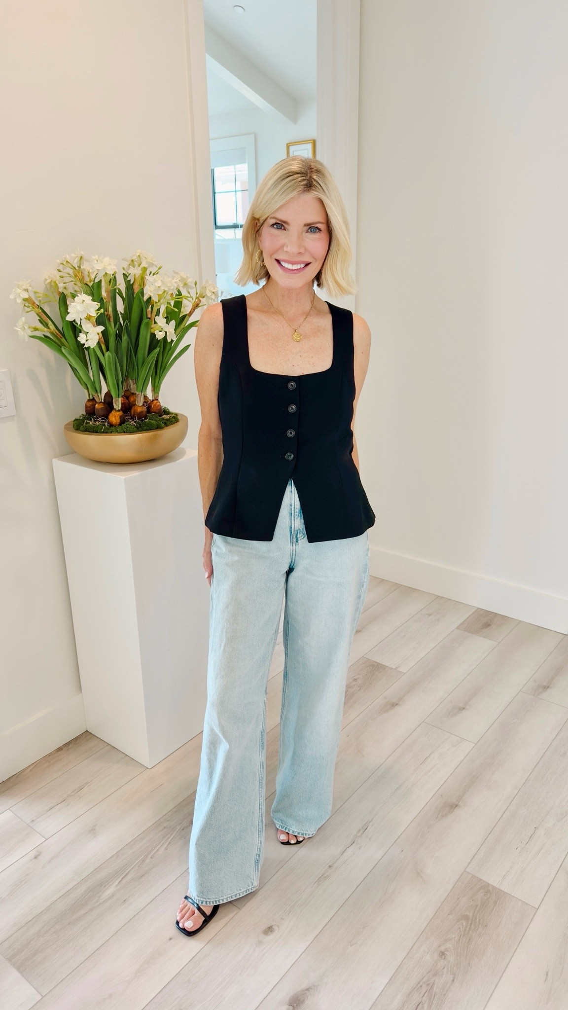 OOTD - vest & kitten heels are 40% Off
My vest is $34 from $69 - I’m wearing an XXS
My sandals are $99 from $168. 
I have them in both black and nude

#LTKootd