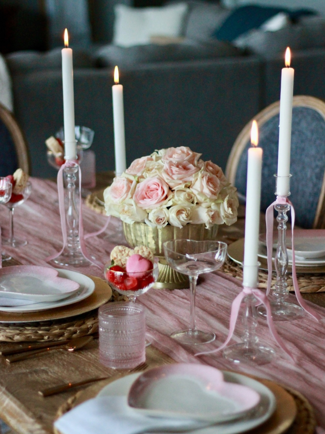 Roses 5 ways! Comment below and tell me which one is your favorite! Swipe to see all 5 photos.

Comment SHOP and I’ll DM you the shopping link to my Valentine’s Day round up. 

Follow me @thechicishchick for more Valentine’s Day inspo. 

#valentines_day #galentines #galentinesparty